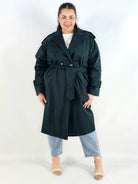 Klasyczny trencz – elegancki płaszcz dla każdej kobiety | Stylowa XL Stylowa XL