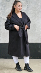 Klasyczny trencz – elegancki płaszcz dla każdej kobiety | Stylowa XL Stylowa XL