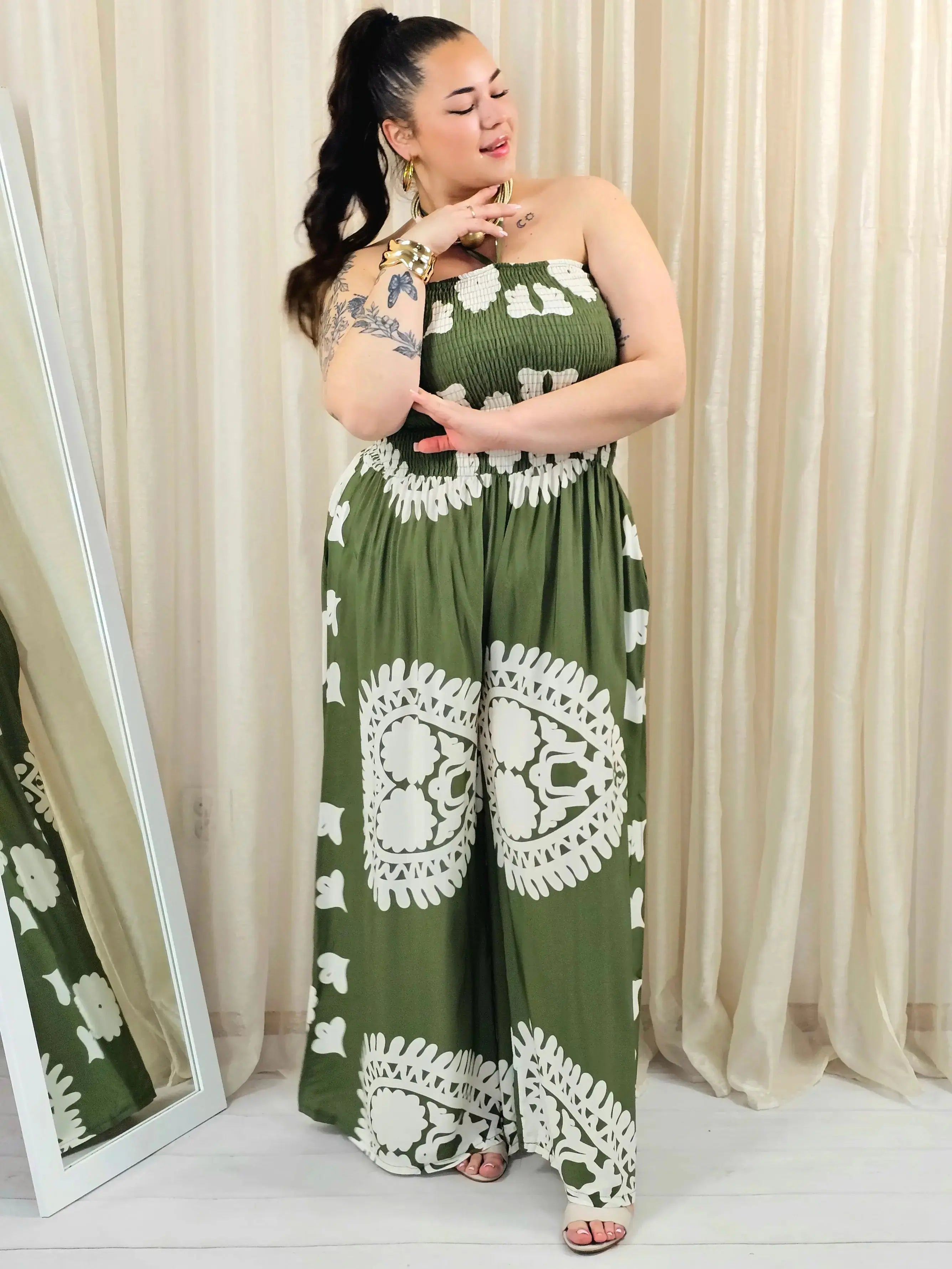Kombinezon plus size bez ramiączek z efektownym wzorem Stylowa XL
