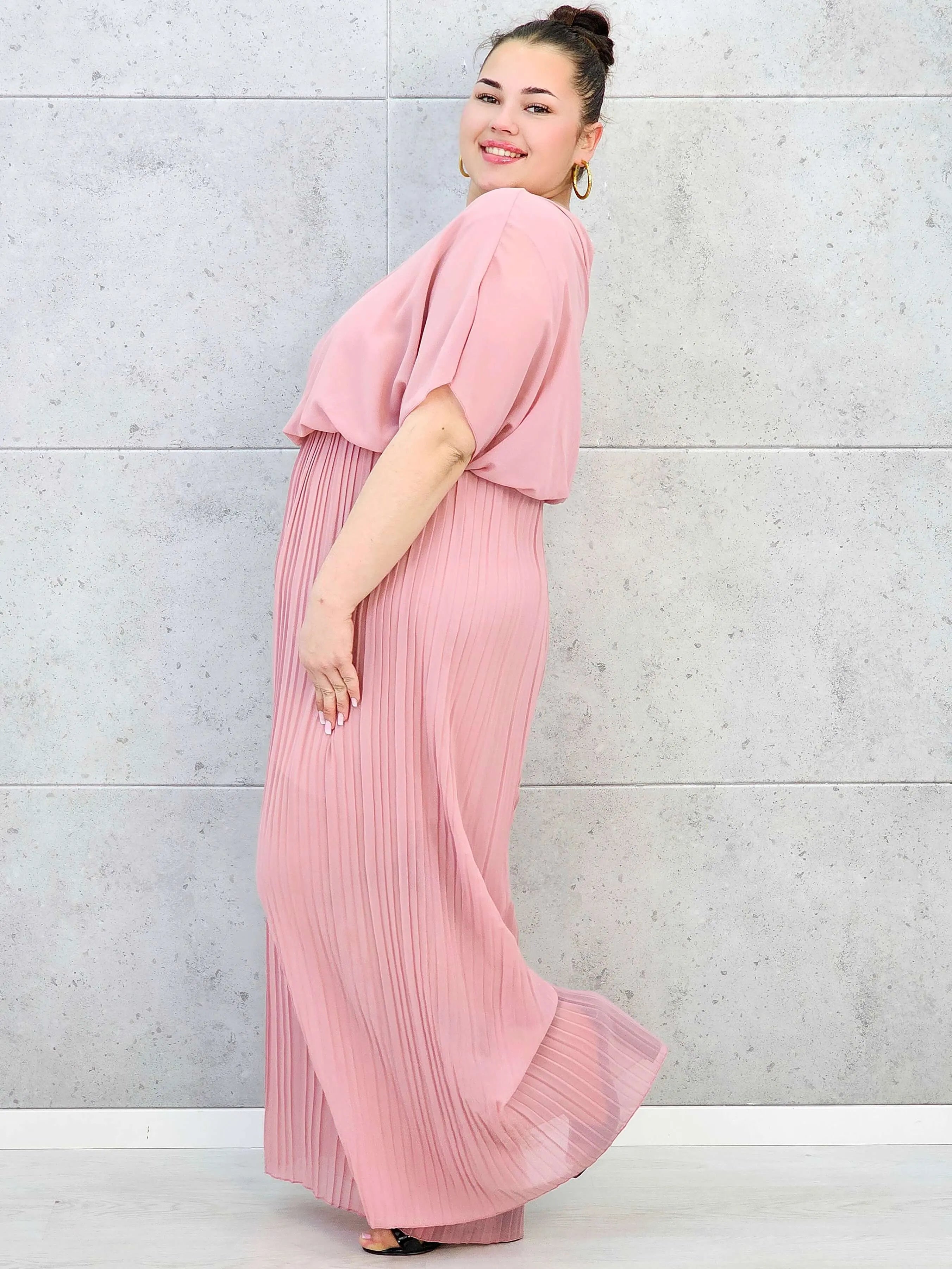 Kombinezon plus size – stylowa i wygodna propozycja dla sylwetki XXL Stylowa XL