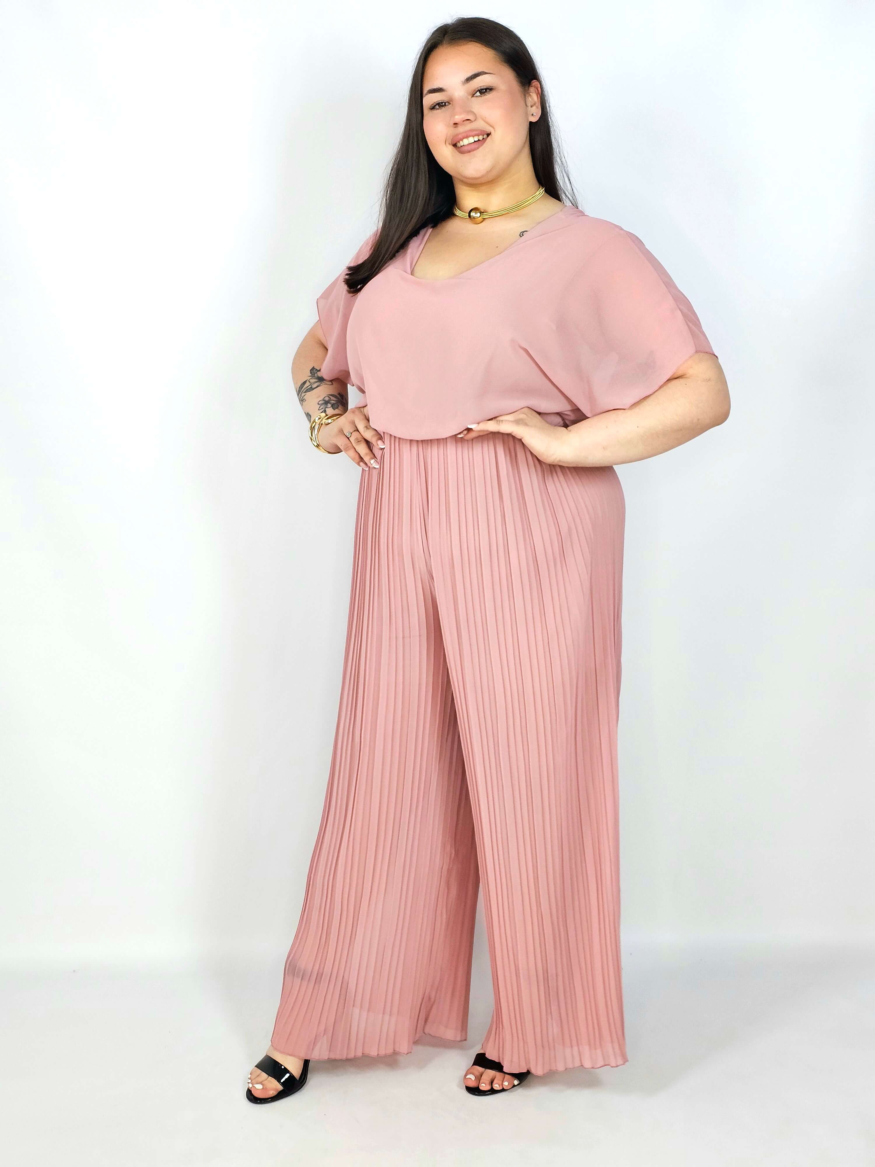 Kombinezon plus size – stylowa i wygodna propozycja dla sylwetki XXL Stylowa XL