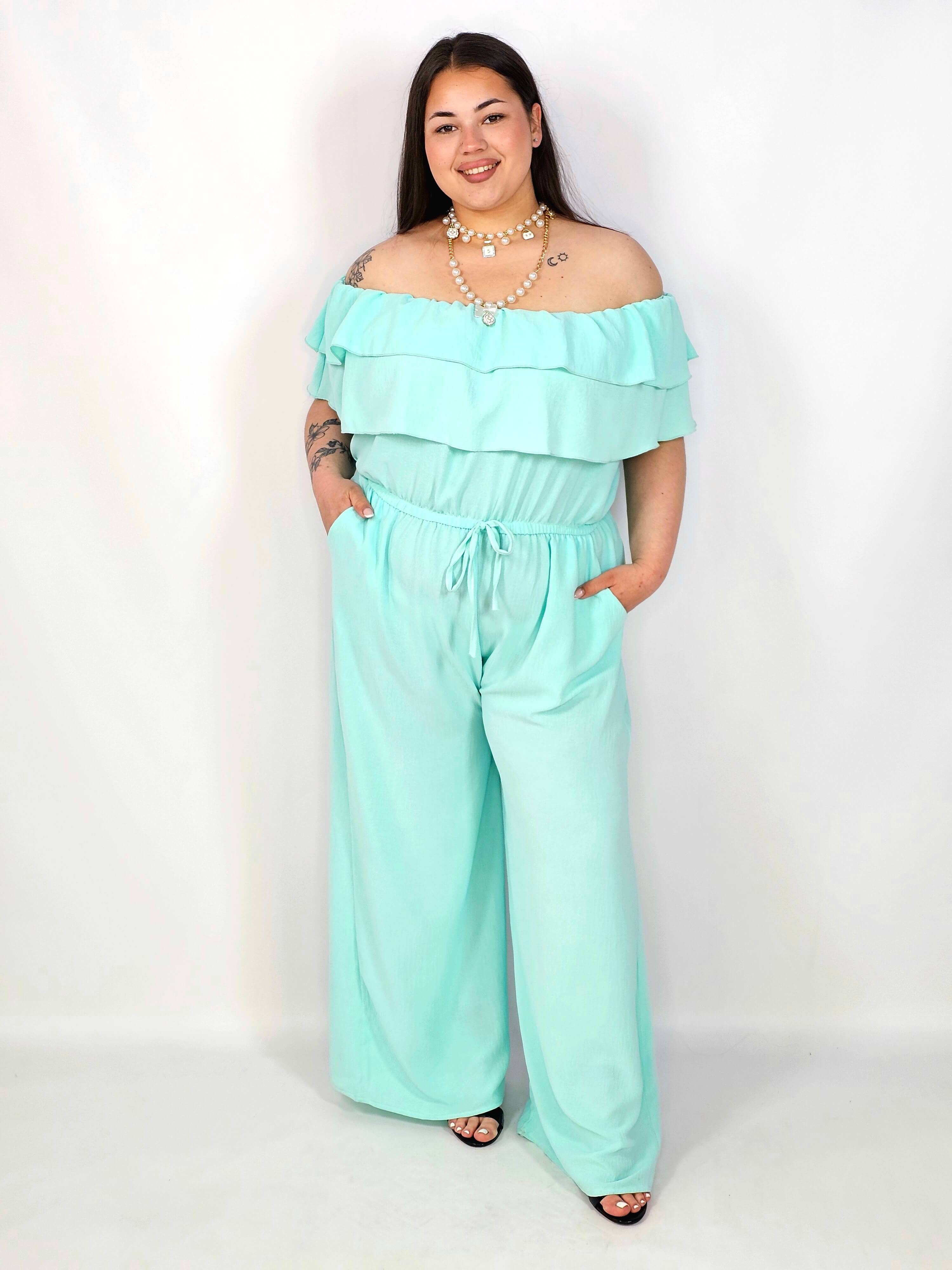 Kombinezon plus size –elegancki kombinezon z odkrytymi ramionami i szerokimi nogawkami Stylowa XL