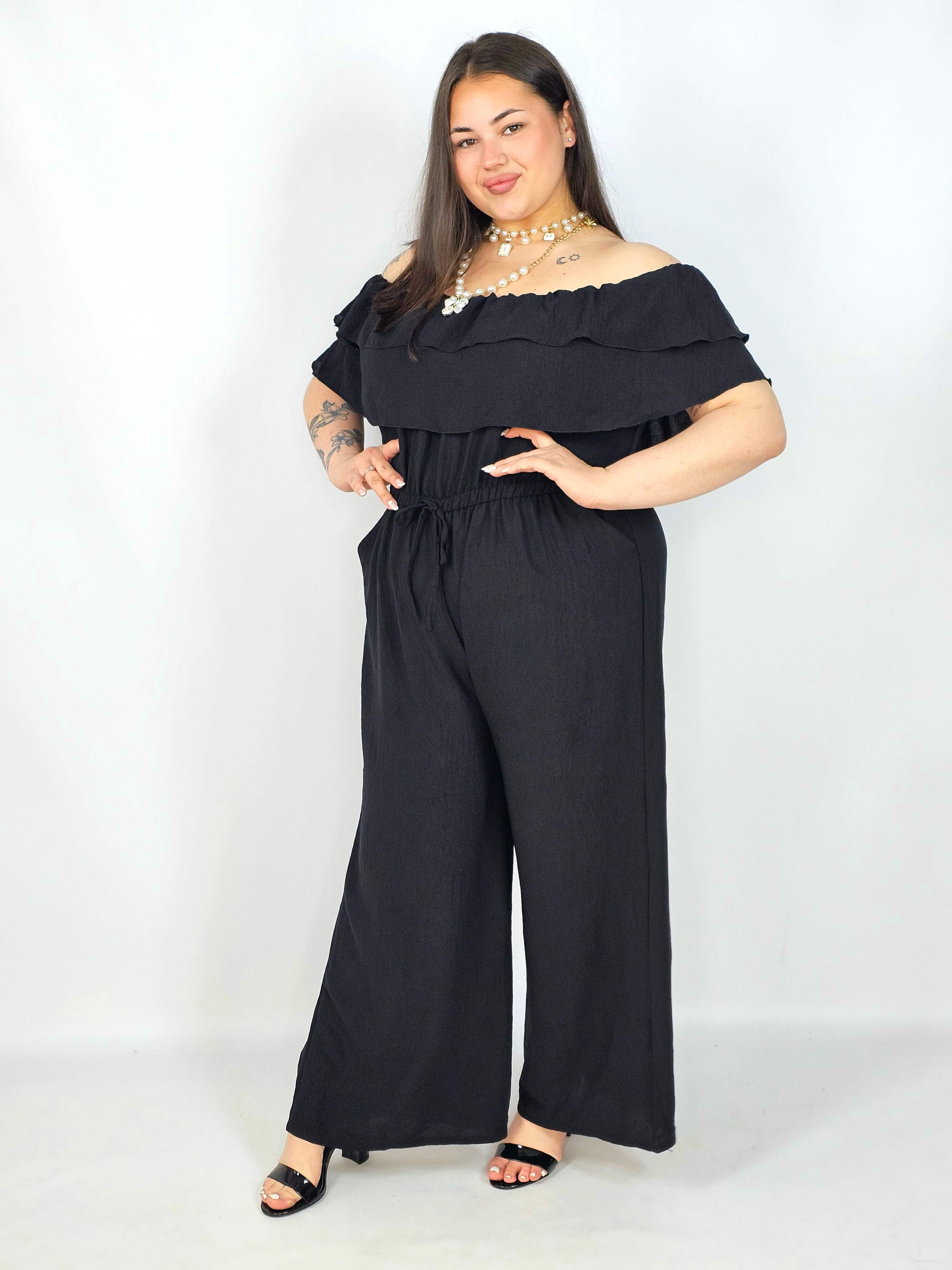 Kombinezon plus size –elegancki kombinezon z odkrytymi ramionami i szerokimi nogawkami Stylowa XL