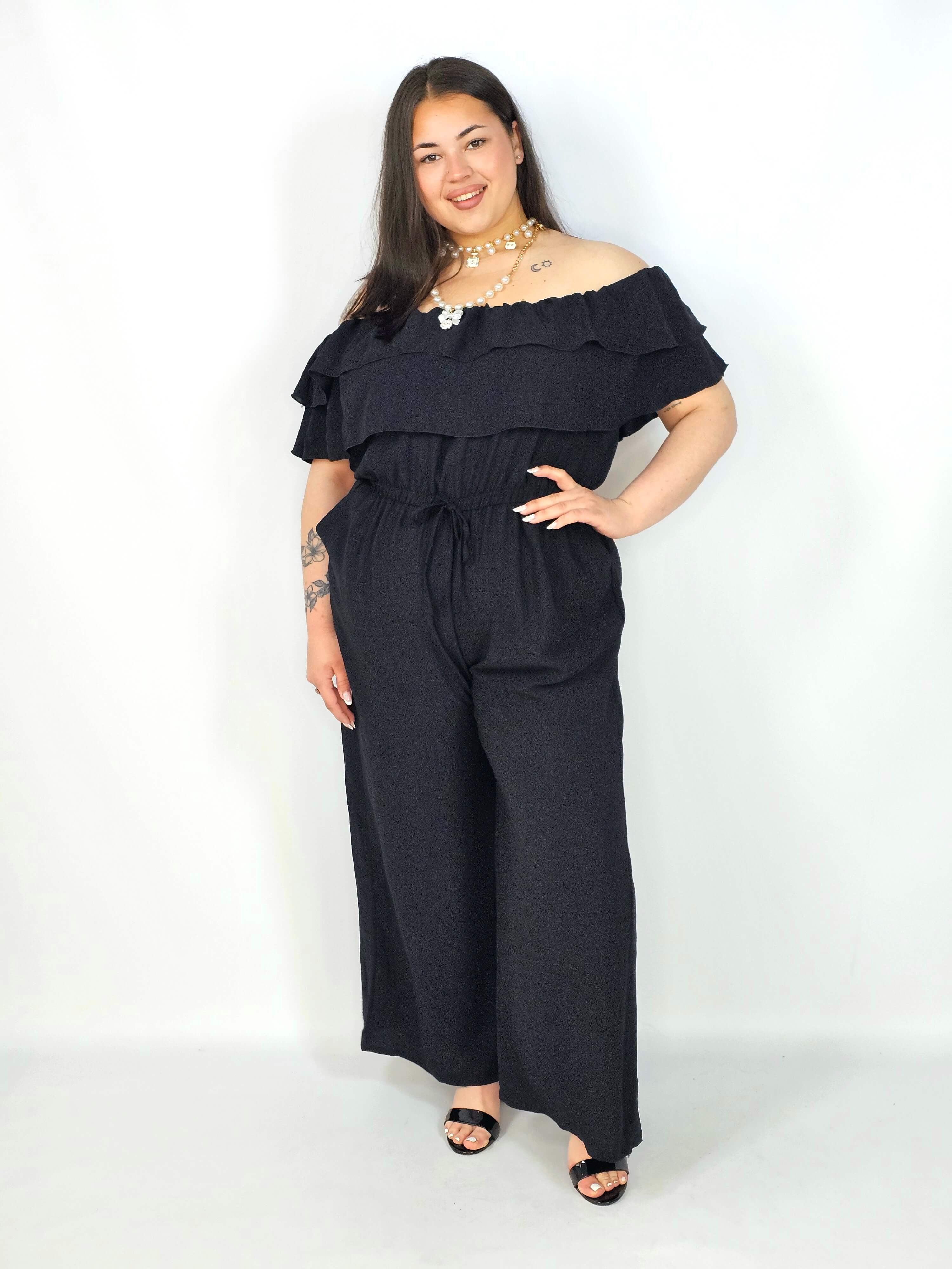 Kombinezon plus size –elegancki kombinezon z odkrytymi ramionami i szerokimi nogawkami Stylowa XL