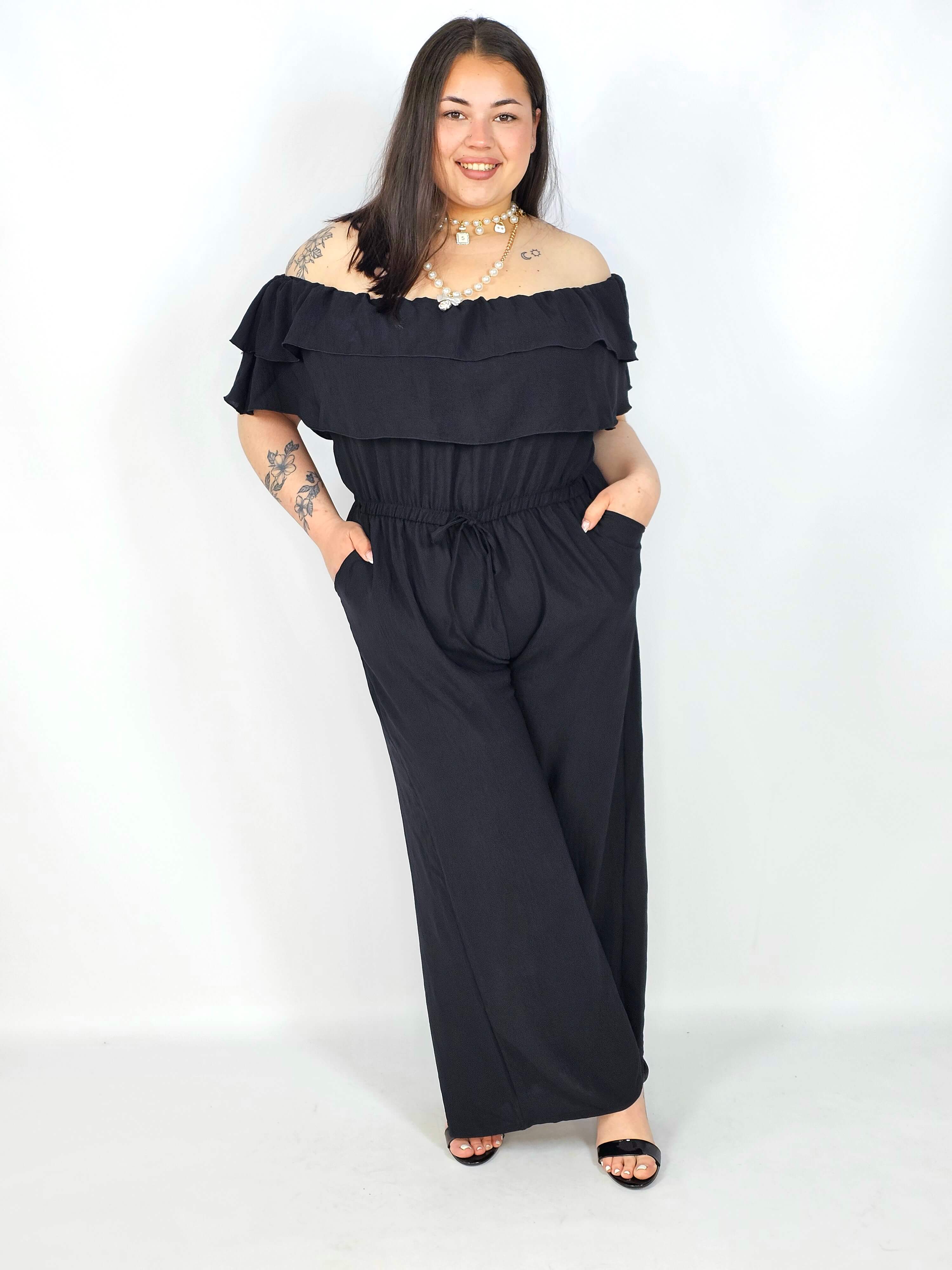 Kombinezon plus size –elegancki kombinezon z odkrytymi ramionami i szerokimi nogawkami Stylowa XL