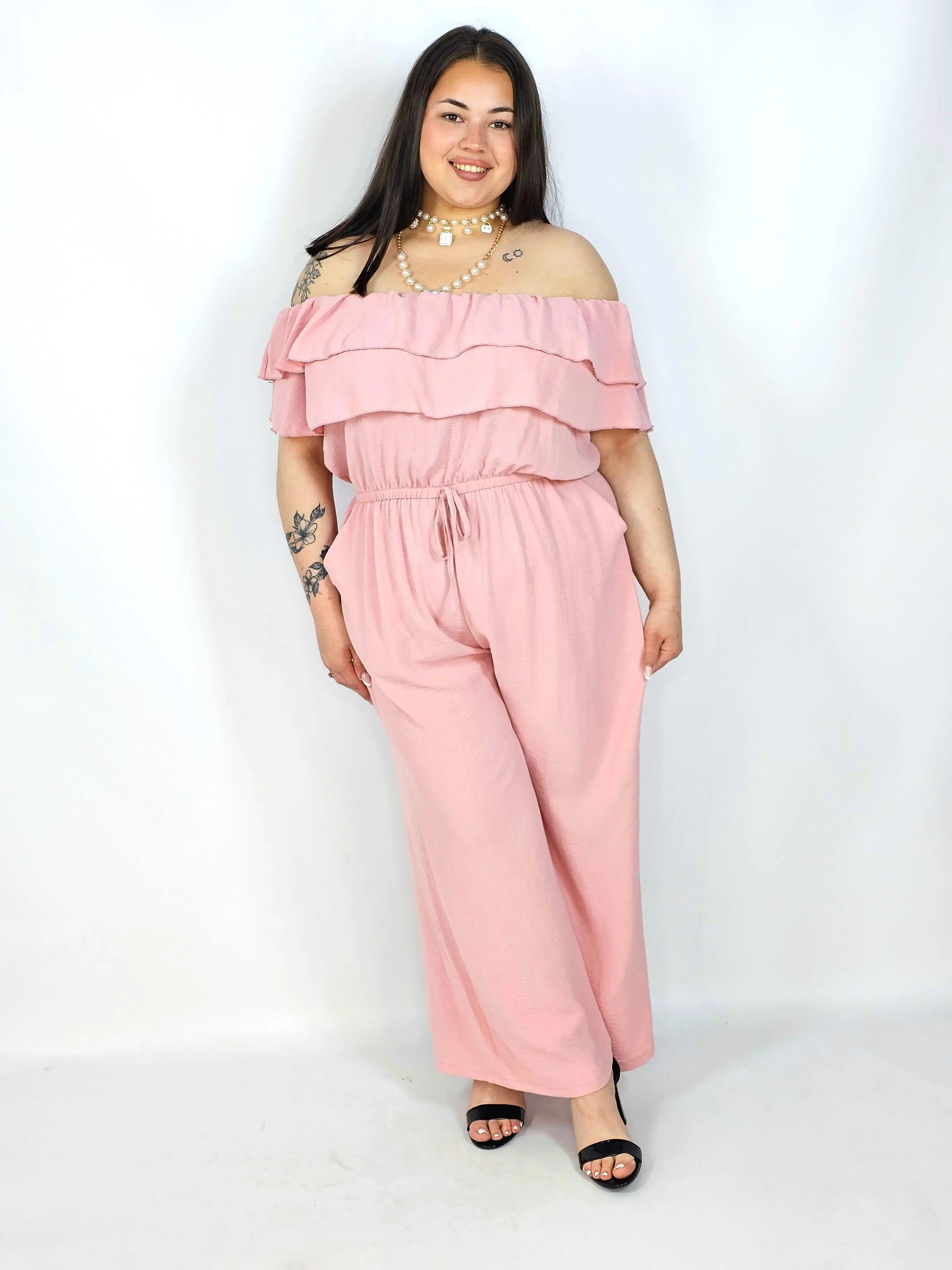Kombinezon plus size –elegancki kombinezon z odkrytymi ramionami i szerokimi nogawkami Stylowa XL