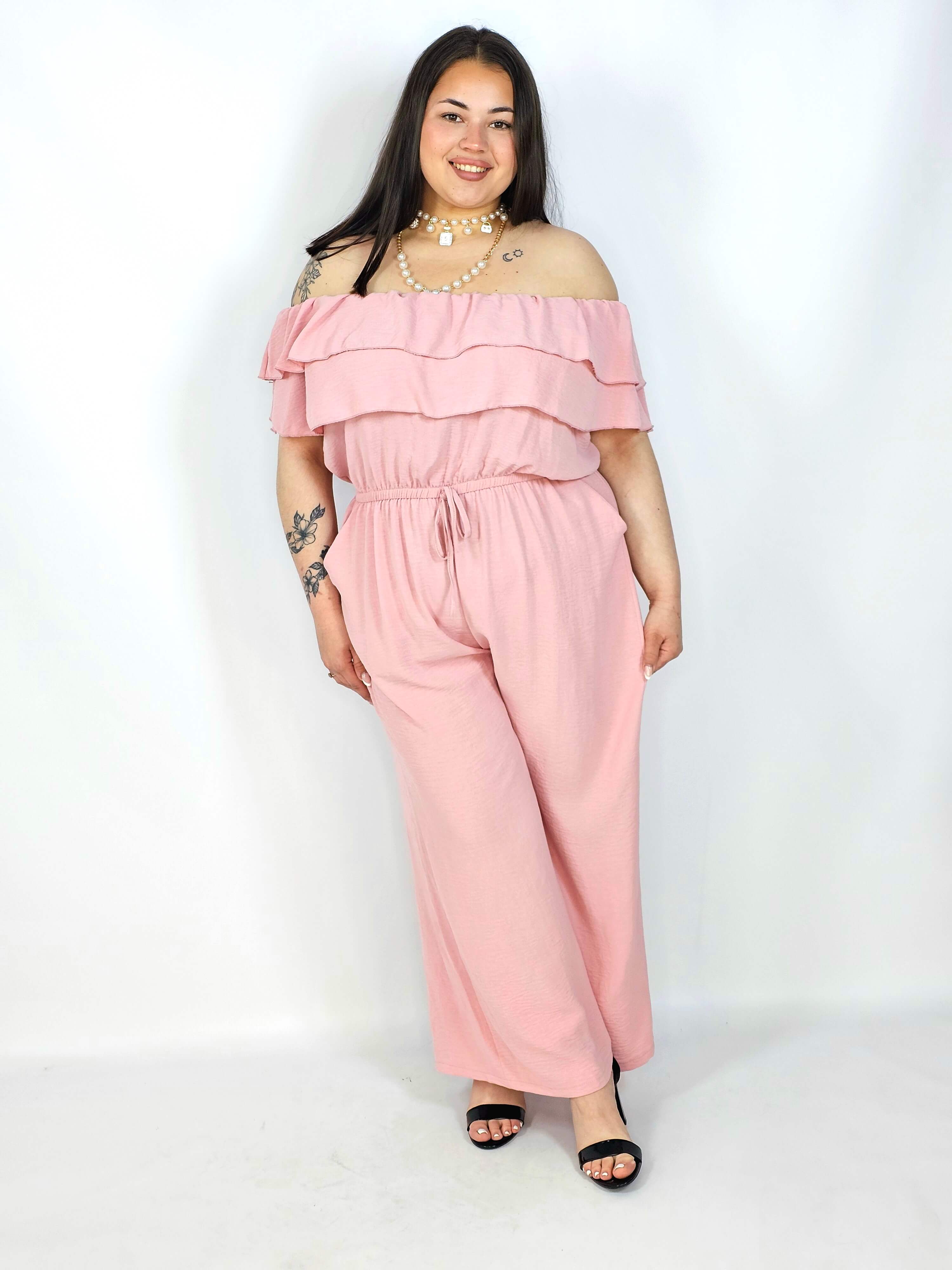 Kombinezon plus size –elegancki kombinezon z odkrytymi ramionami i szerokimi nogawkami Stylowa XL