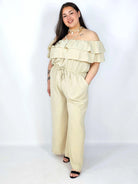 Kombinezon plus size –elegancki kombinezon z odkrytymi ramionami i szerokimi nogawkami Stylowa XL