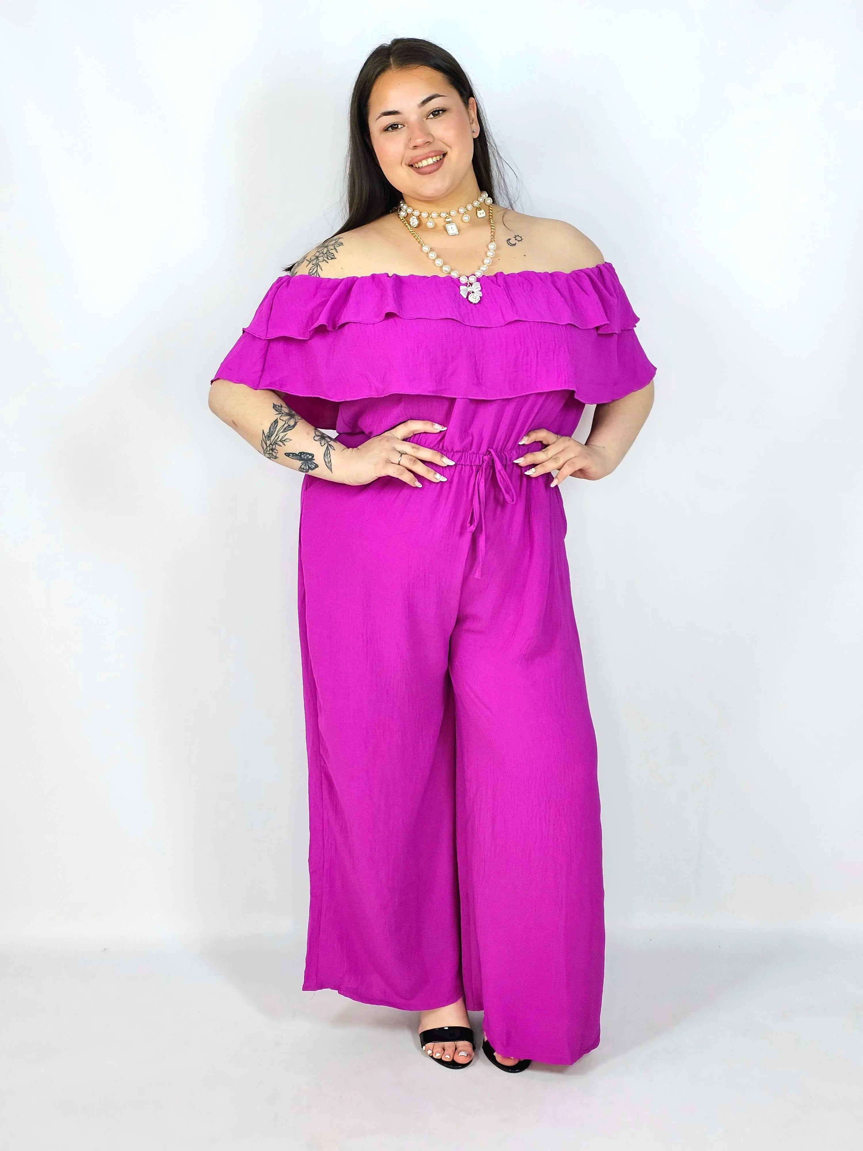 Kombinezon plus size –elegancki kombinezon z odkrytymi ramionami i szerokimi nogawkami Stylowa XL