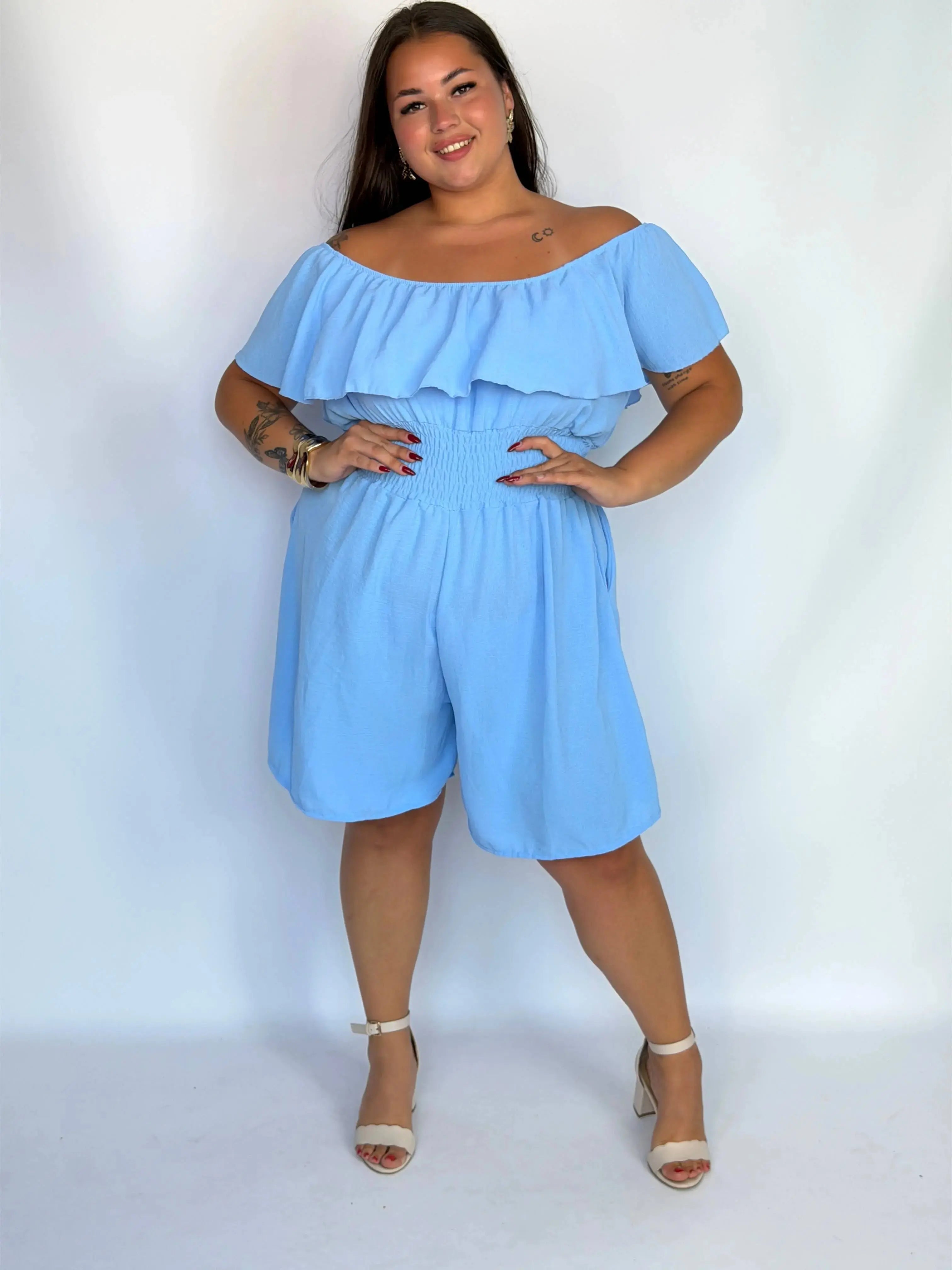 Kombinezon plus size damski – elegancki kombinezon XXL z falbaną Stylowa XL