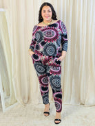 Kombinezon plus size we wzór dekoracyjny – stylowy i wygodny Stylowa XL