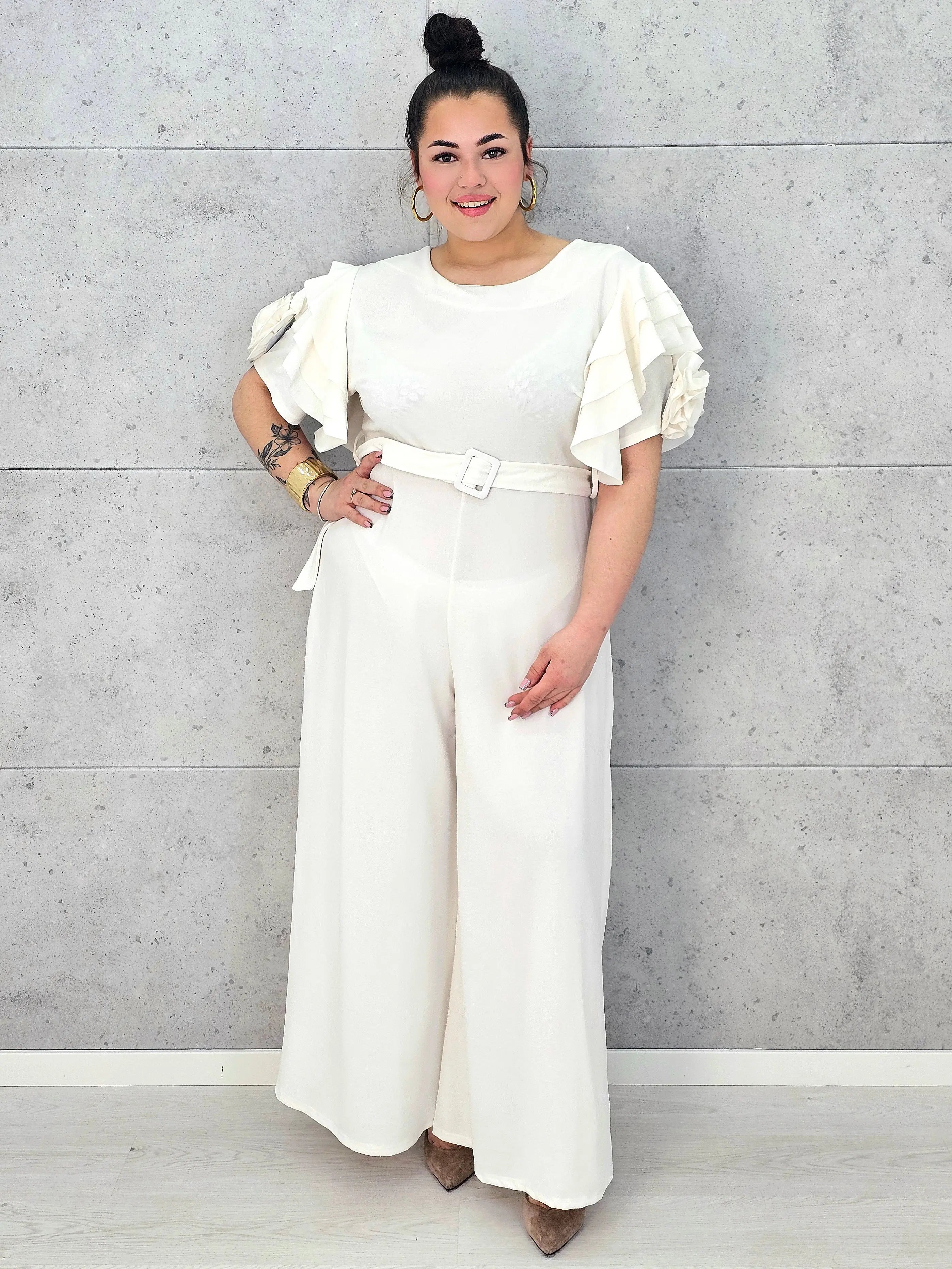 Kombinezon plus size z falbankami – elegancja i kobiecy styl XXL Stylowa XL