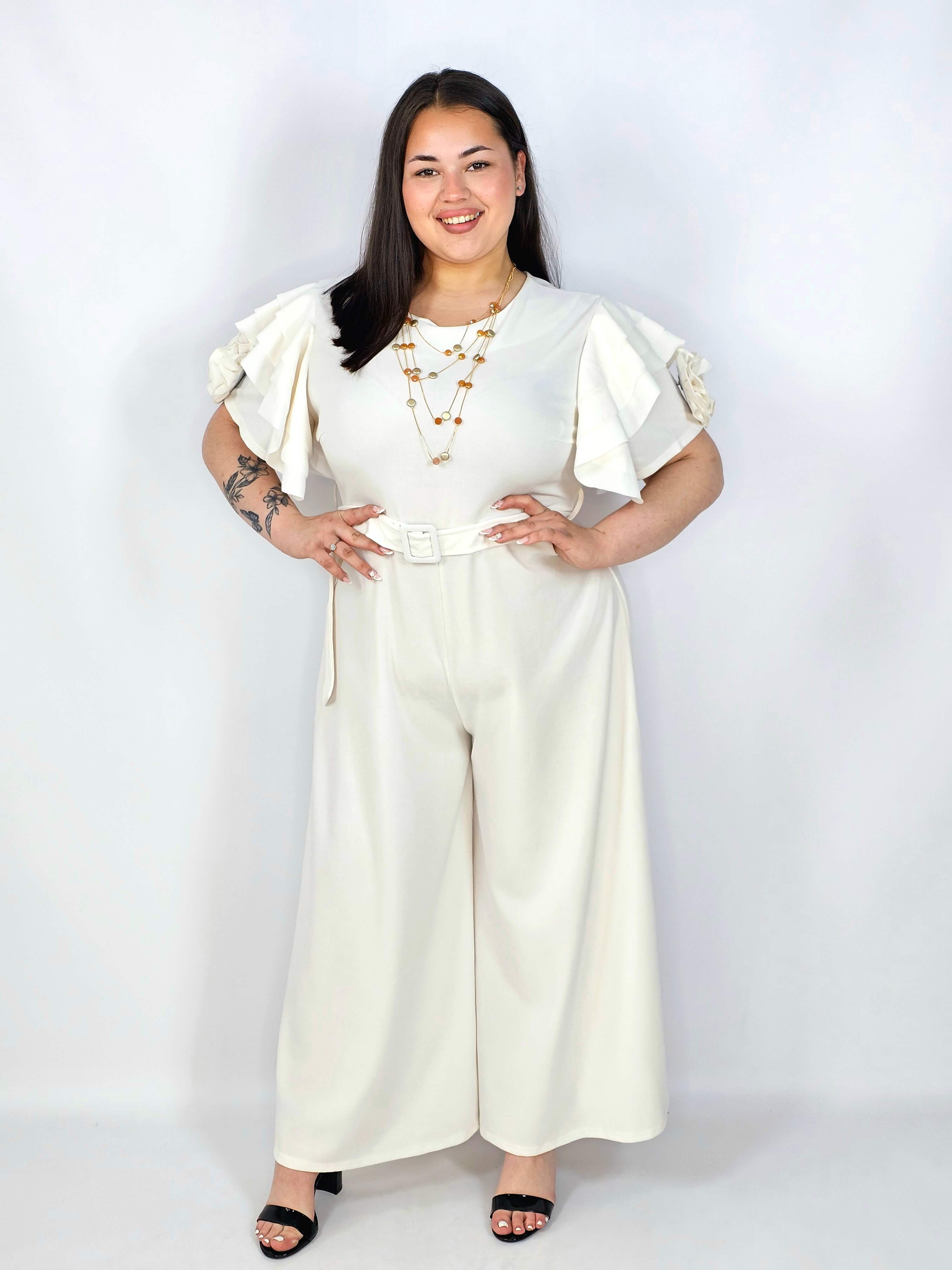Kombinezon plus size z falbankami – elegancja i kobiecy styl XXL Stylowa XL