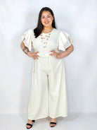 Kombinezon plus size z falbankami – elegancja i kobiecy styl XXL Stylowa XL