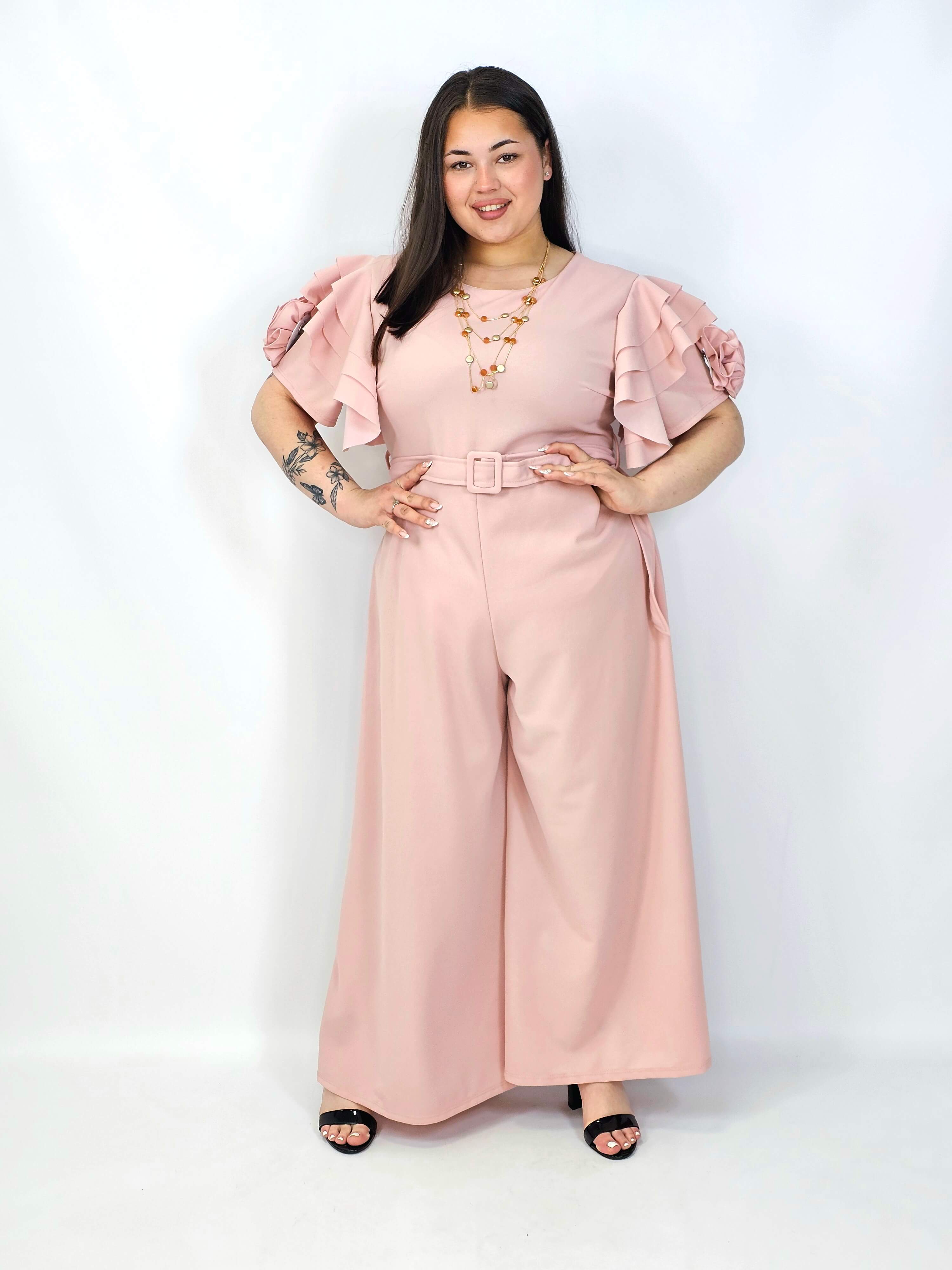 Kombinezon plus size z falbankami – elegancja i kobiecy styl XXL Stylowa XL