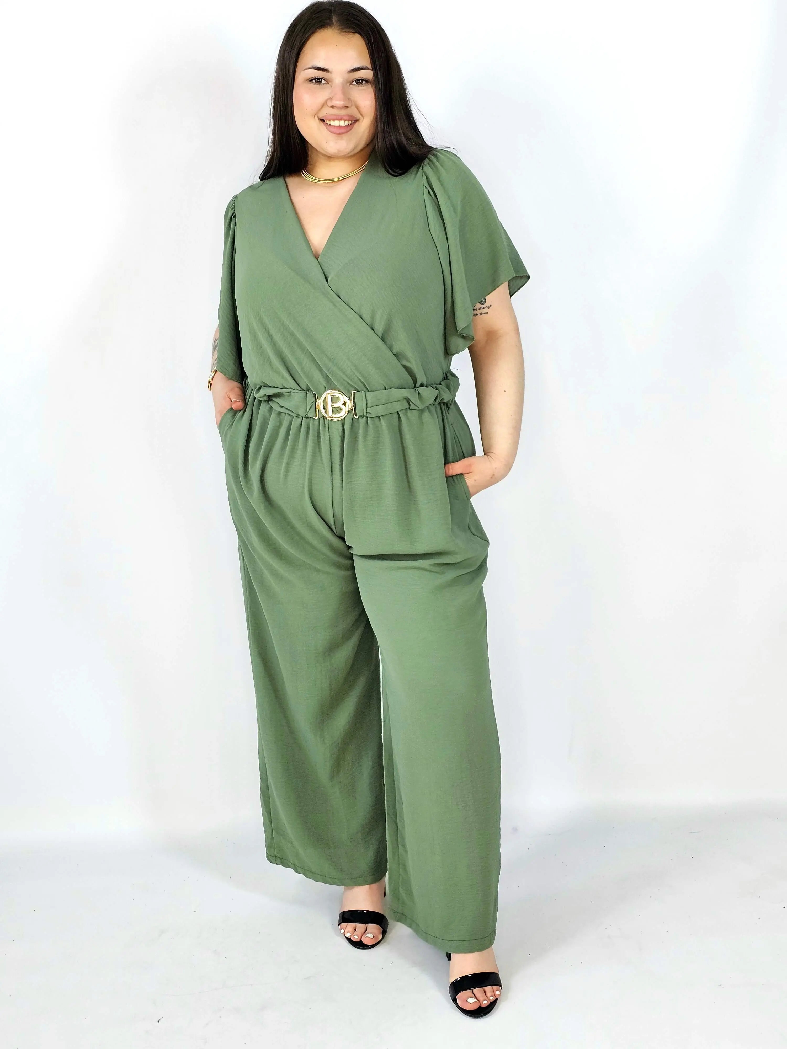 Kombinezon plus size z kopertowym dekoltem i paskiem – wygoda i styl XXL Stylowa XL