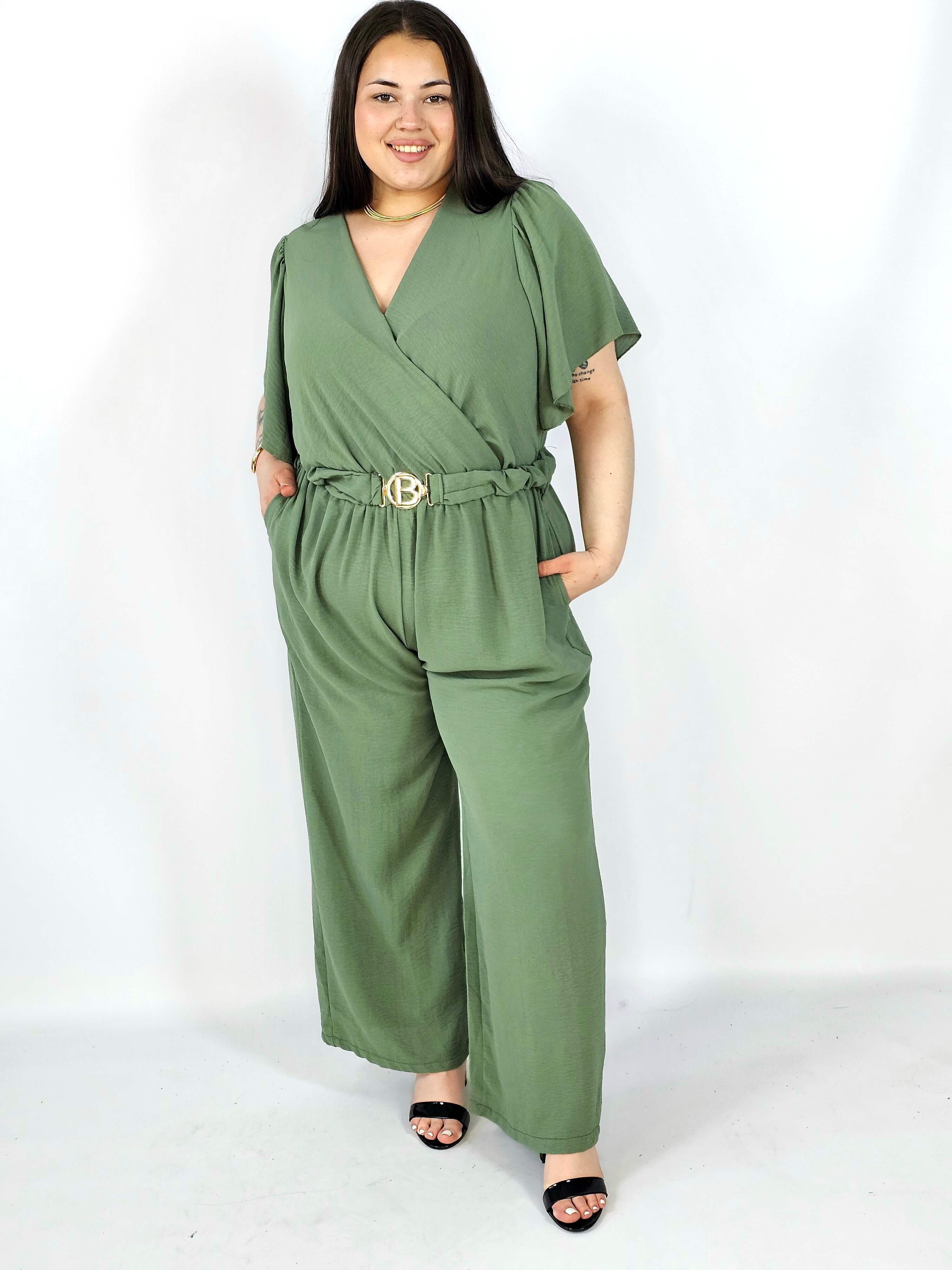 Kombinezon plus size z kopertowym dekoltem i paskiem – wygoda i styl XXL Stylowa XL