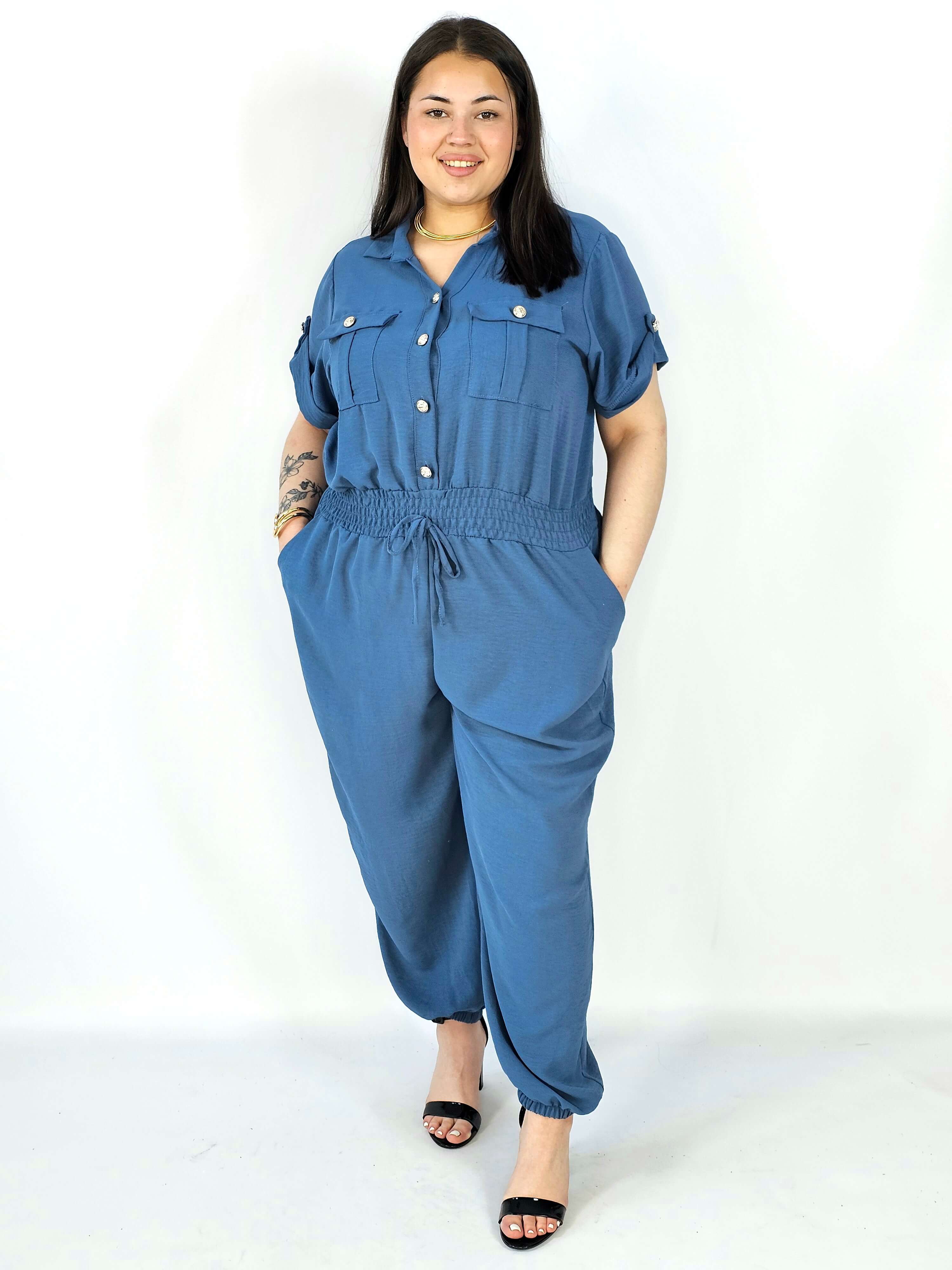 Kombinezon plus size z wiązaniem i kieszeniami – wygoda i styl XXL Stylowa XL