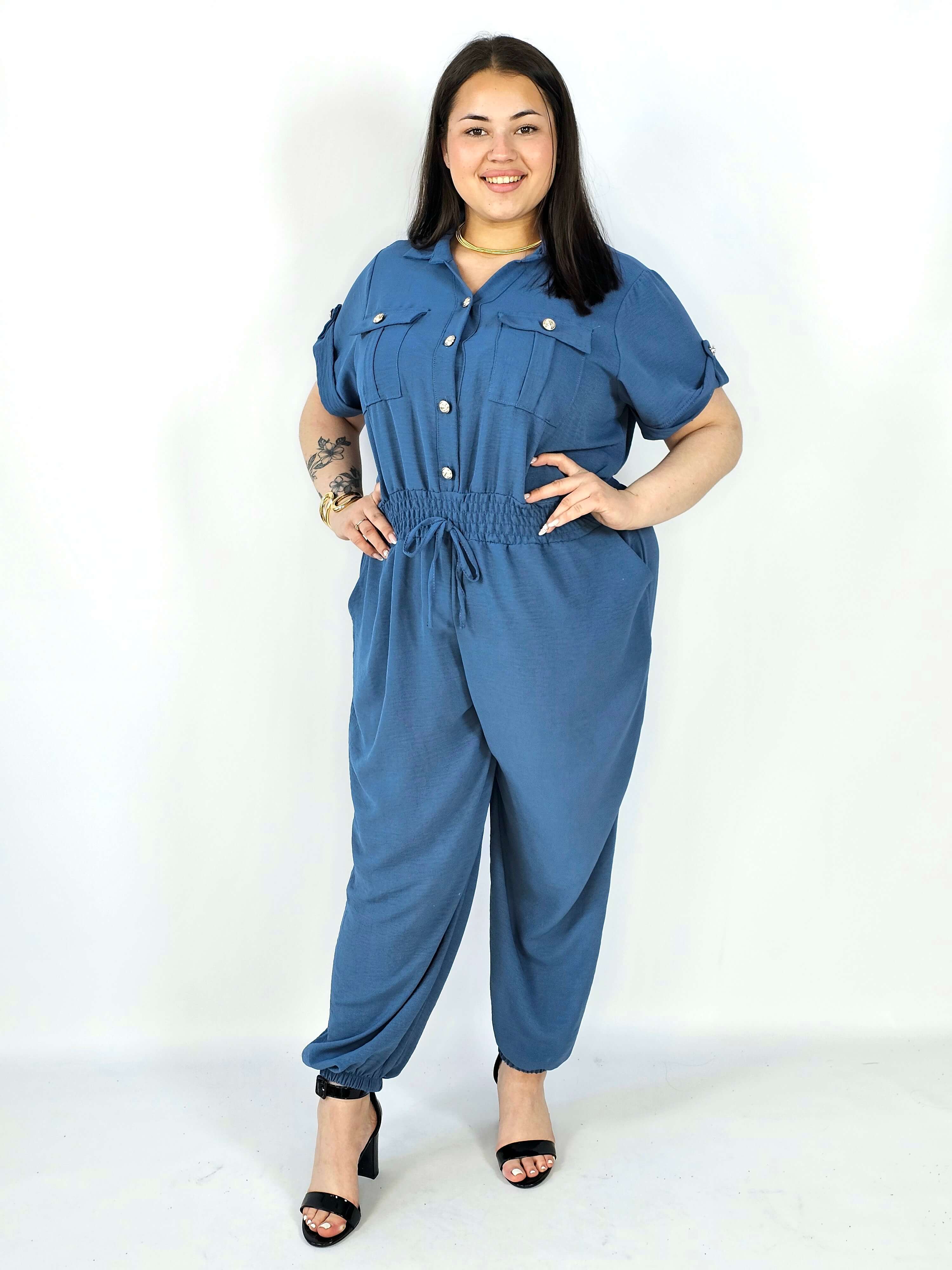 Kombinezon plus size z wiązaniem i kieszeniami – wygoda i styl XXL Stylowa XL