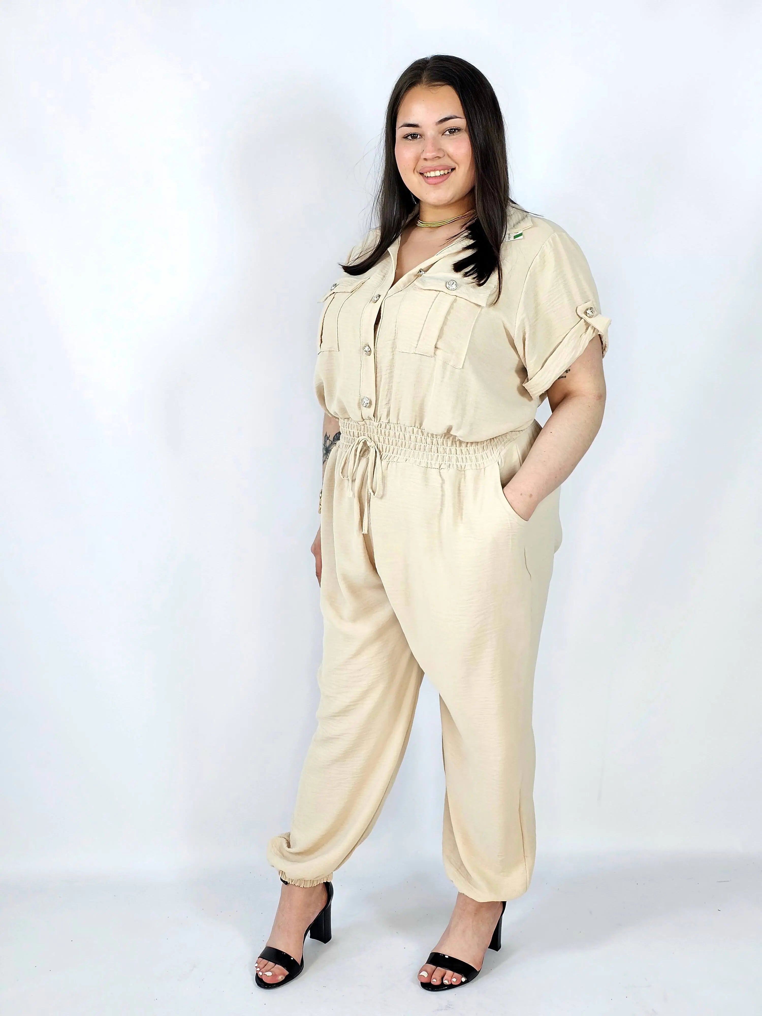 Kombinezon plus size z wiązaniem i kieszeniami – wygoda i styl XXL Stylowa XL