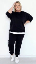 Komfortowy dres z ozdobnymi suwakami - czerń Stylowa XL