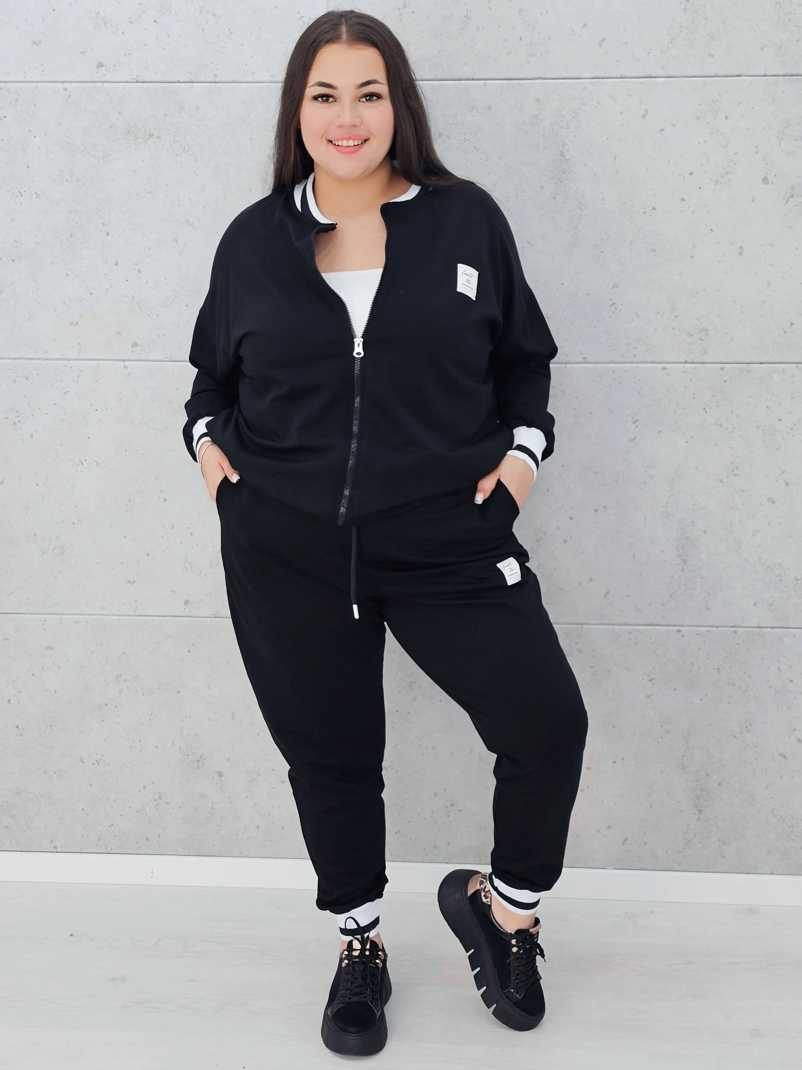 Komplet Dresowy Plus Size StylowaXL – Sportowa Elegancja i Komfort dla Kobiet XXL Stylowa XL