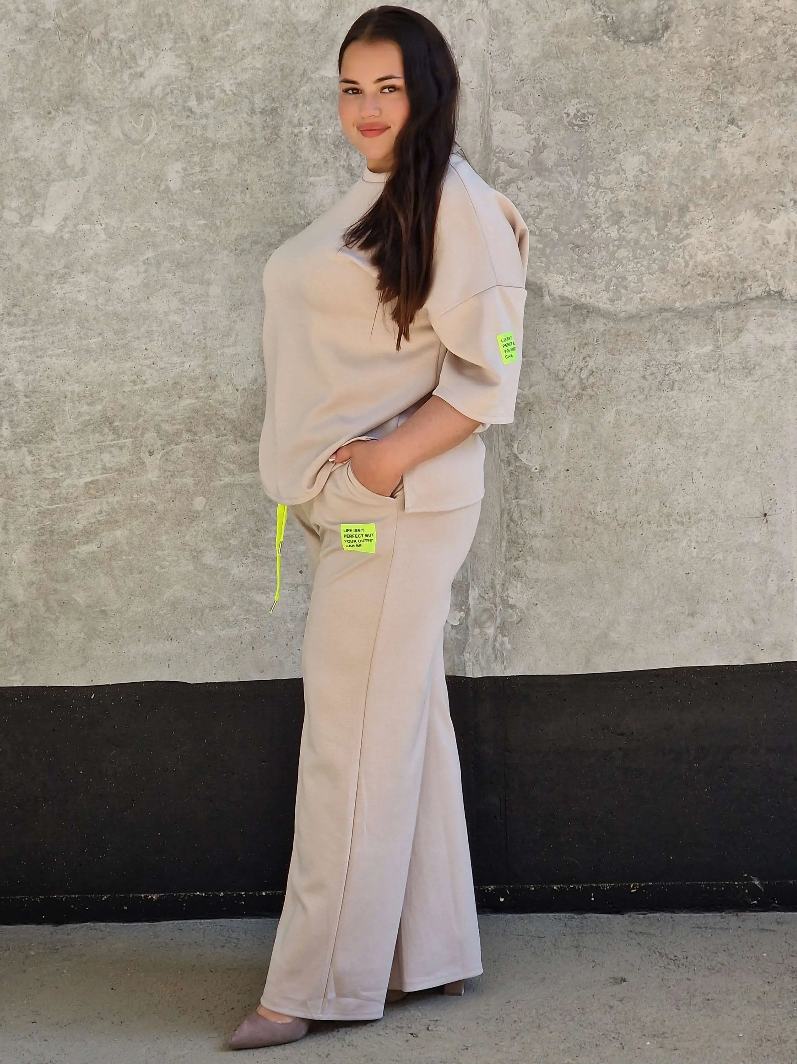 Komplet dresowy z szerokimi nogawkami Stylowa XL