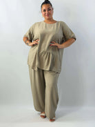 Komplet Plus Size – bluzka i szerokie spodnie z lekkiego materiału Stylowa XL