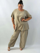 Komplet Plus Size – bluzka i szerokie spodnie z lekkiego materiału Stylowa XL