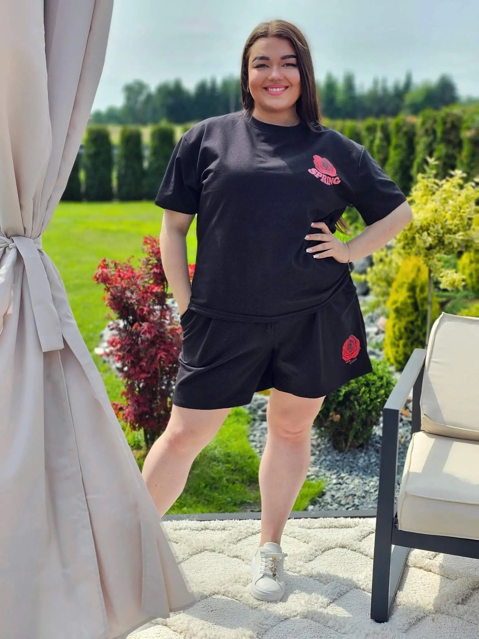 Komplet „Spring Roses” – romantyczny look z różanym akcentem Stylowa XL