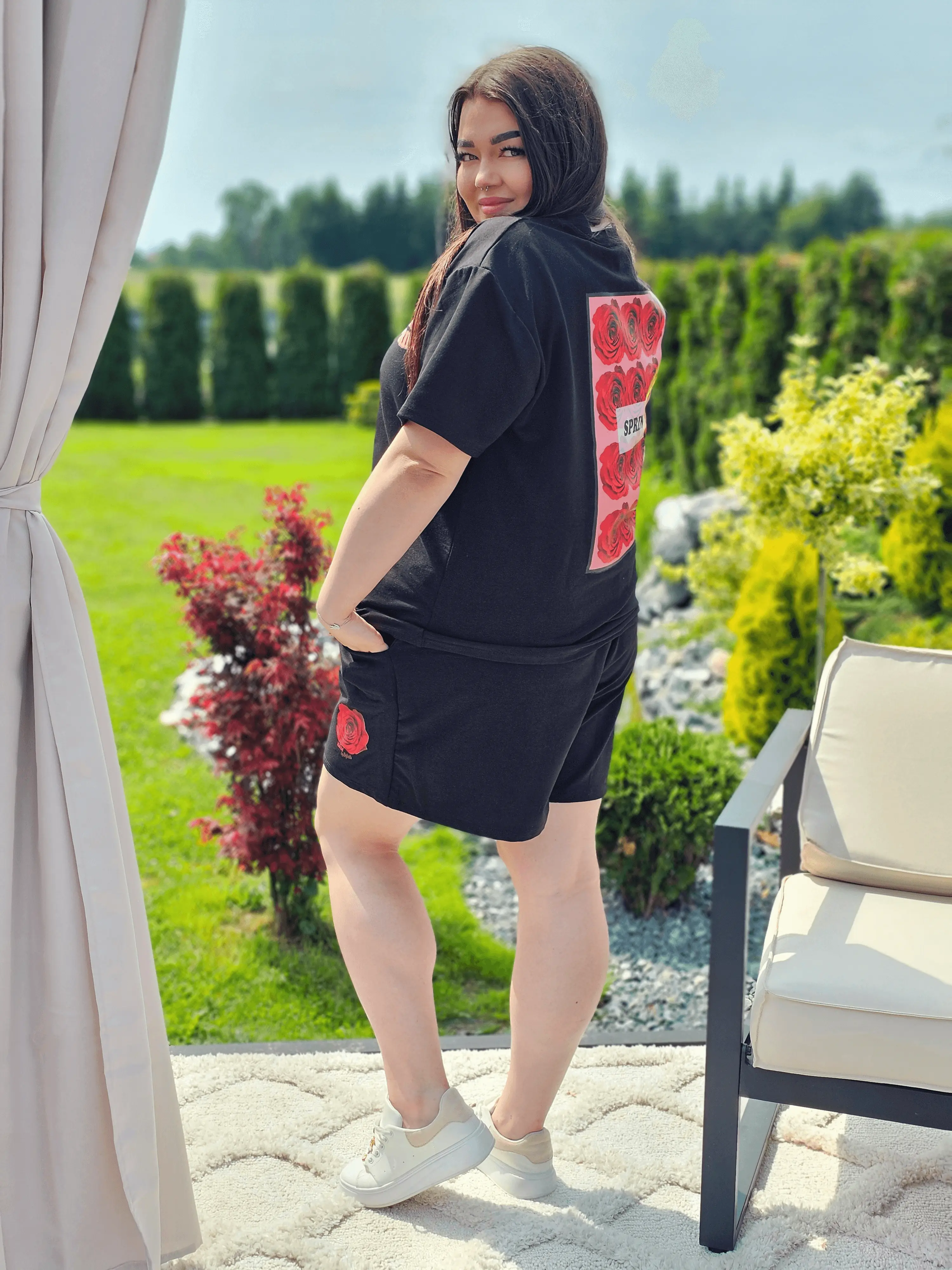 Komplet „Spring Roses” – romantyczny look z różanym akcentem Stylowa XL