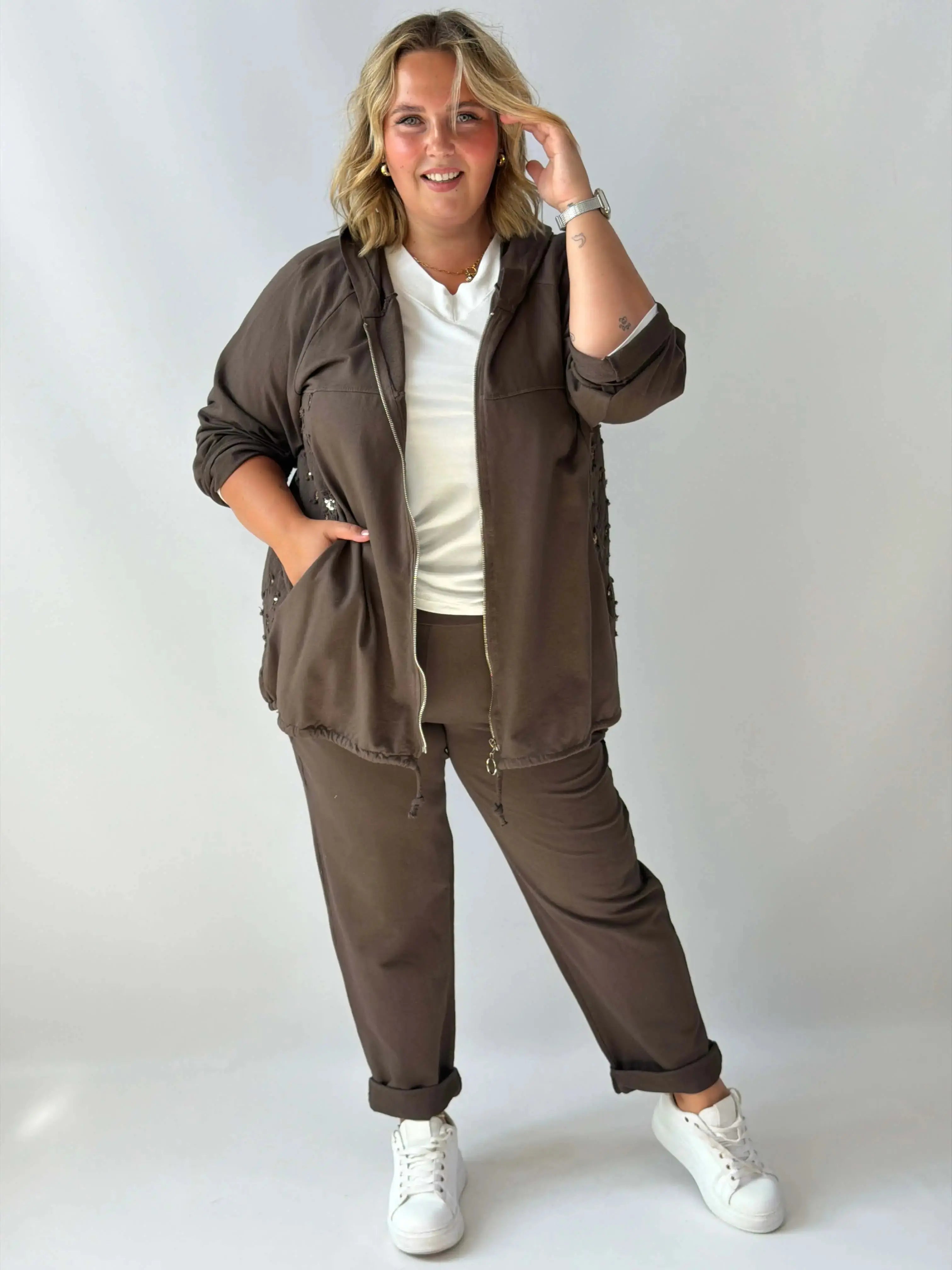 Komplet damski Plus Size z rozpinaną bluzą i ozdobnymi detalami Stylowa XL