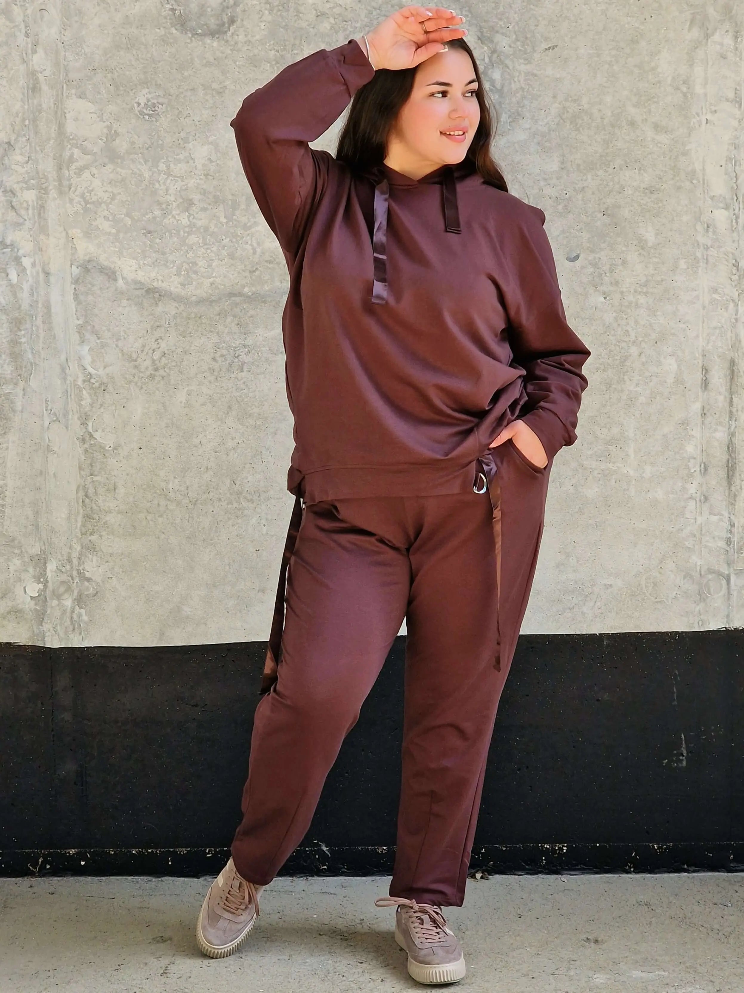 Komplet dresowy plus size – wygodny i modny zestaw Stylowa XL