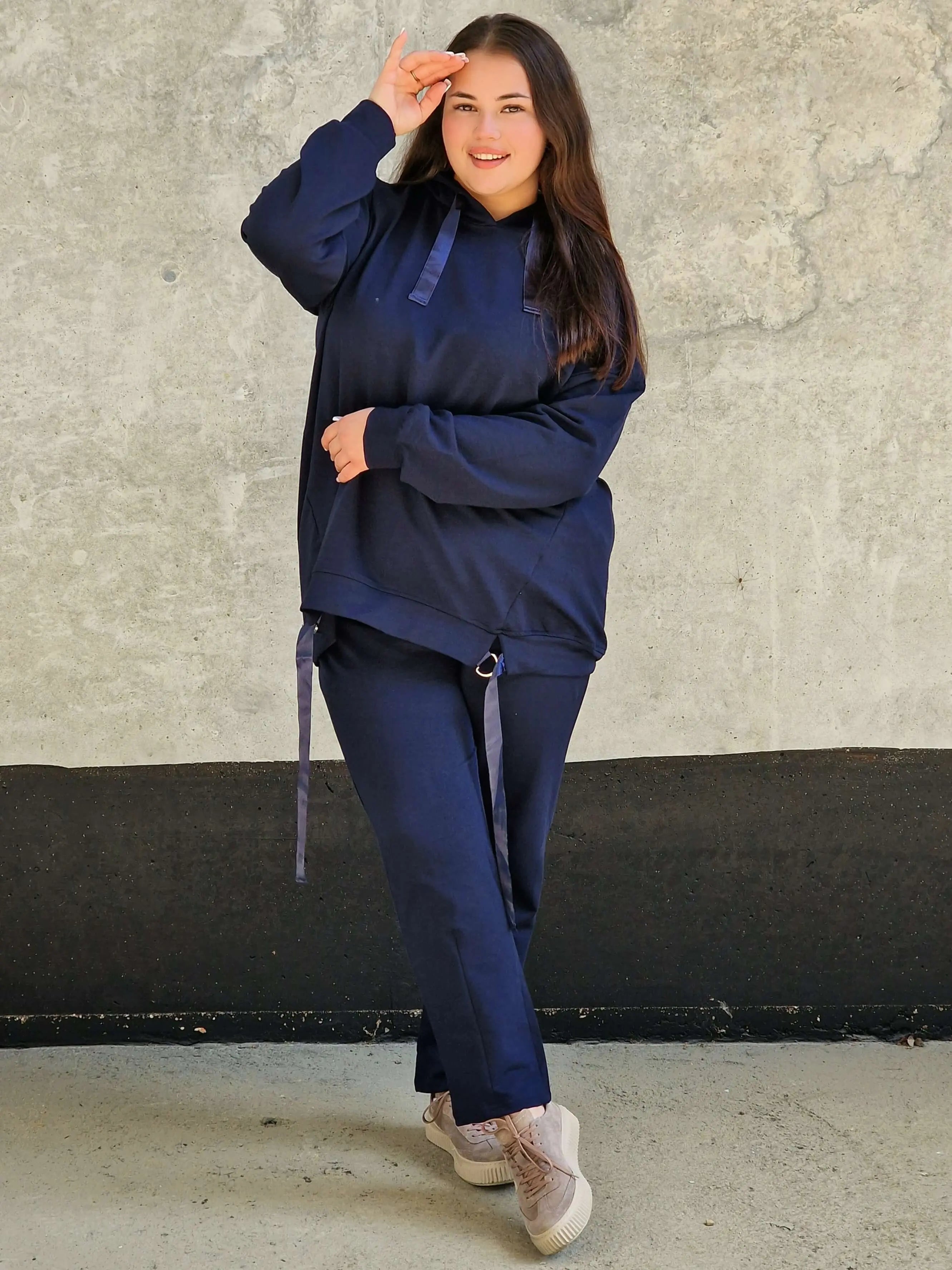 Komplet dresowy plus size – wygodny i modny zestaw Stylowa XL