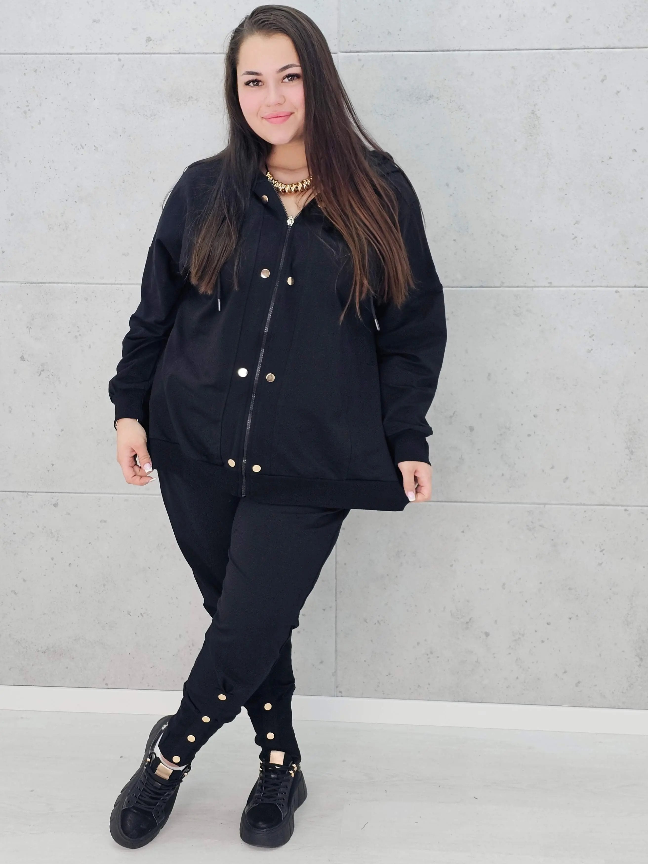 Komplet dresowy plus size z ozdobnymi guzikami – stylowy look XXL Stylowa XL