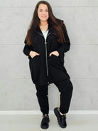 Komplet dresowy z długą bluzą na zamek– moda dla kobiet plus size Stylowa XL