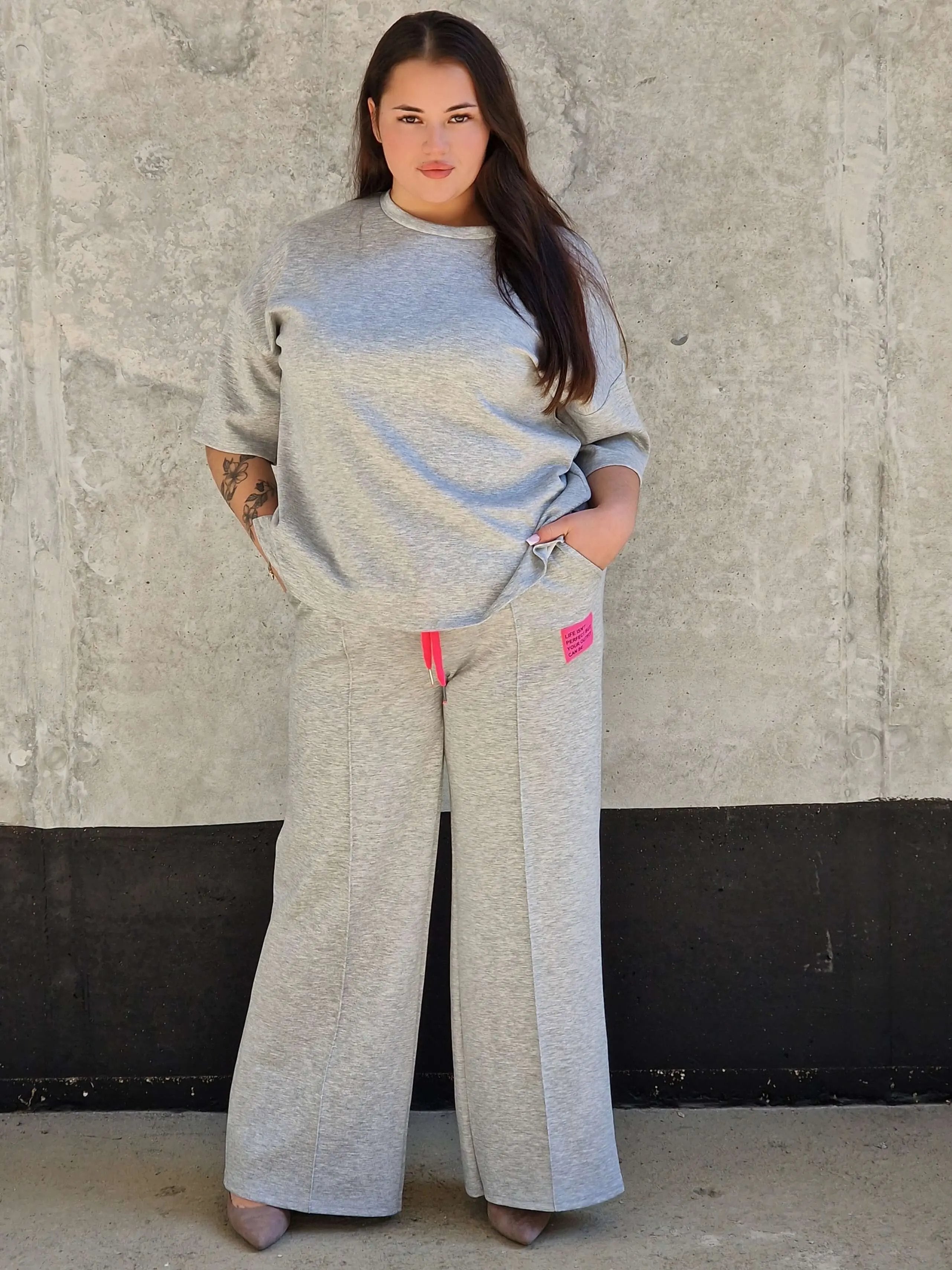 Komplet dresowy z szerokimi nogawkami Stylowa XL