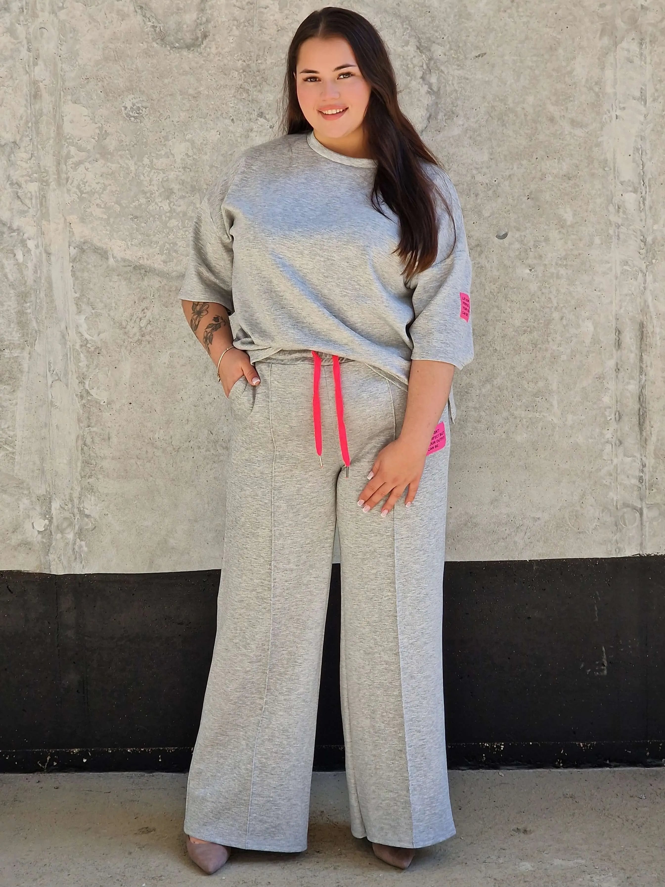 Komplet dresowy z szerokimi nogawkami Stylowa XL