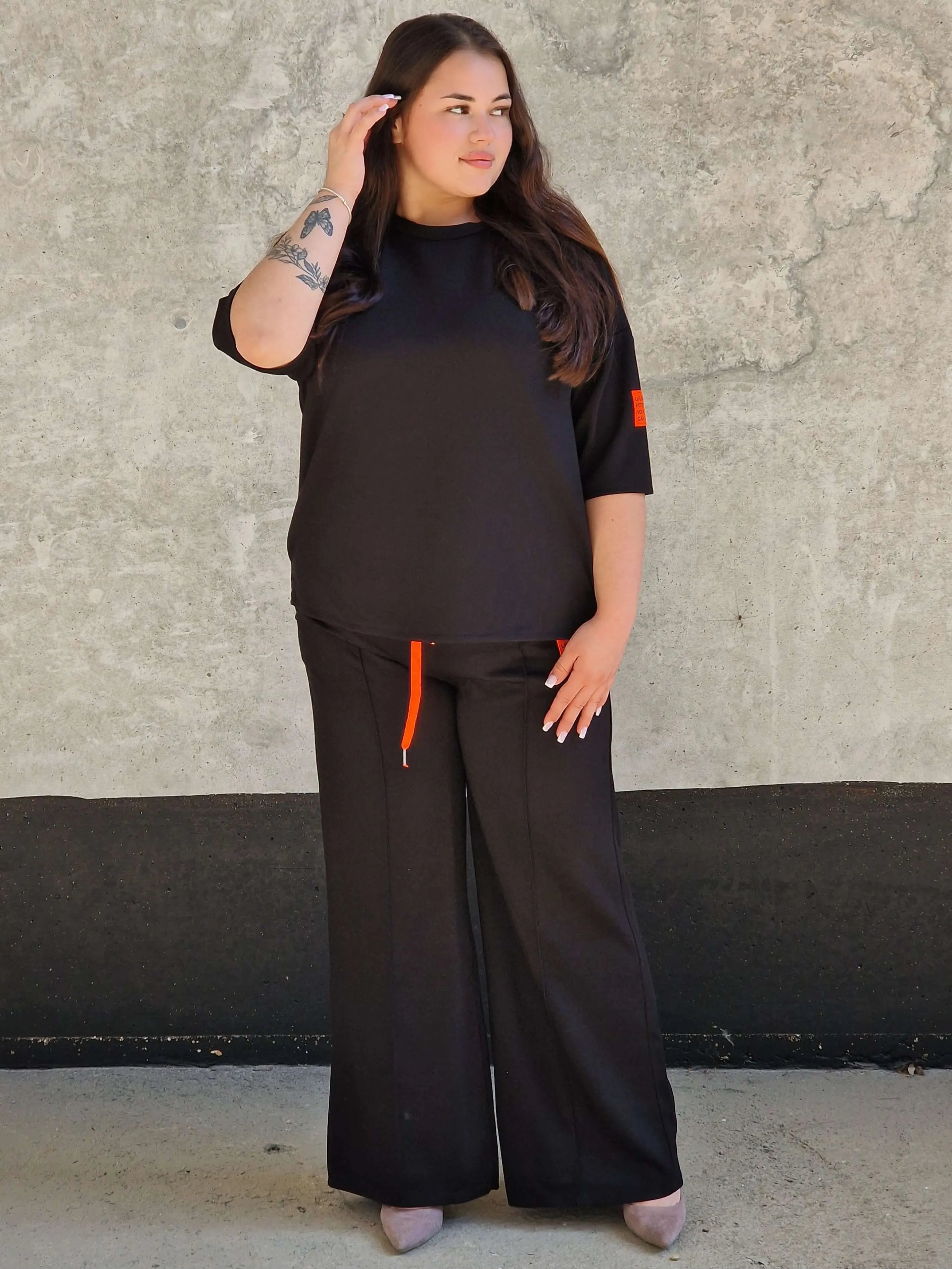 Komplet dresowy z szerokimi nogawkami Stylowa XL