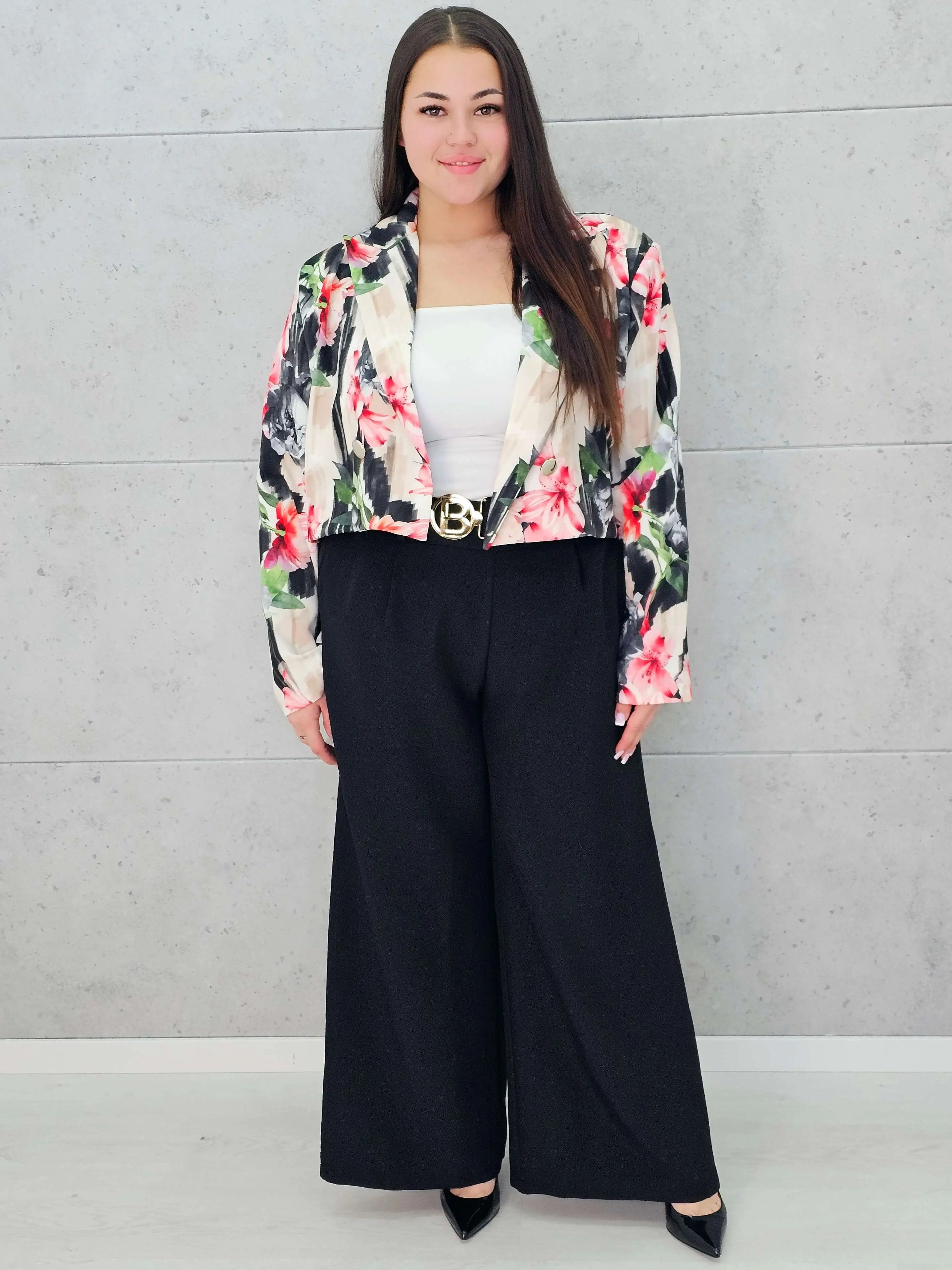 Komplet garniturowy z krótką marynarką i szerokimi spodniami Stylowa XL