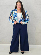 Komplet garniturowy z krótką marynarką i szerokimi spodniami Stylowa XL