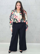 Komplet garniturowy z krótką marynarką i szerokimi spodniami Stylowa XL