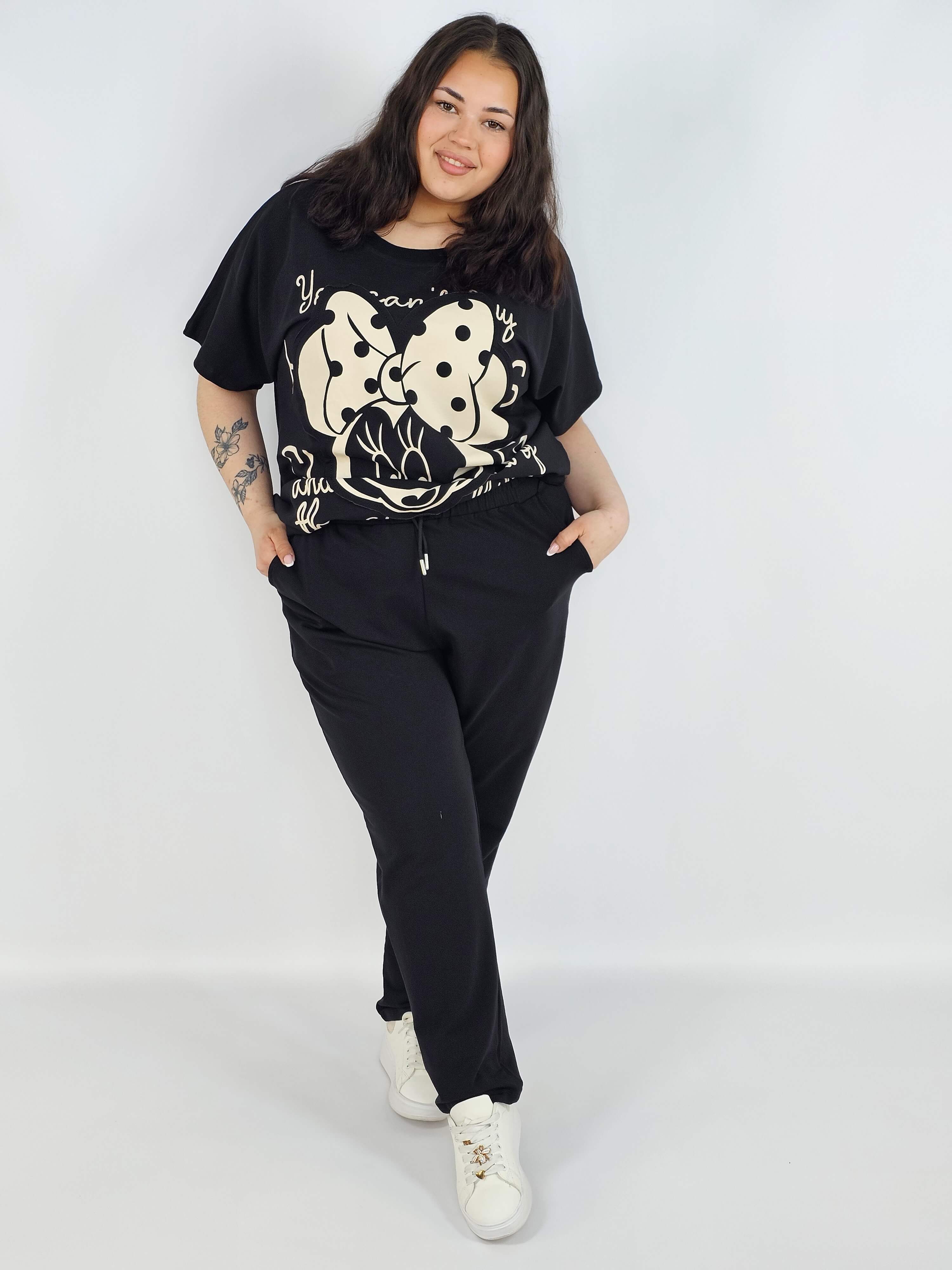 Komplet plus size XXL – bluzka i spodnie dresowe z modnym nadrukiem Stylowa XL