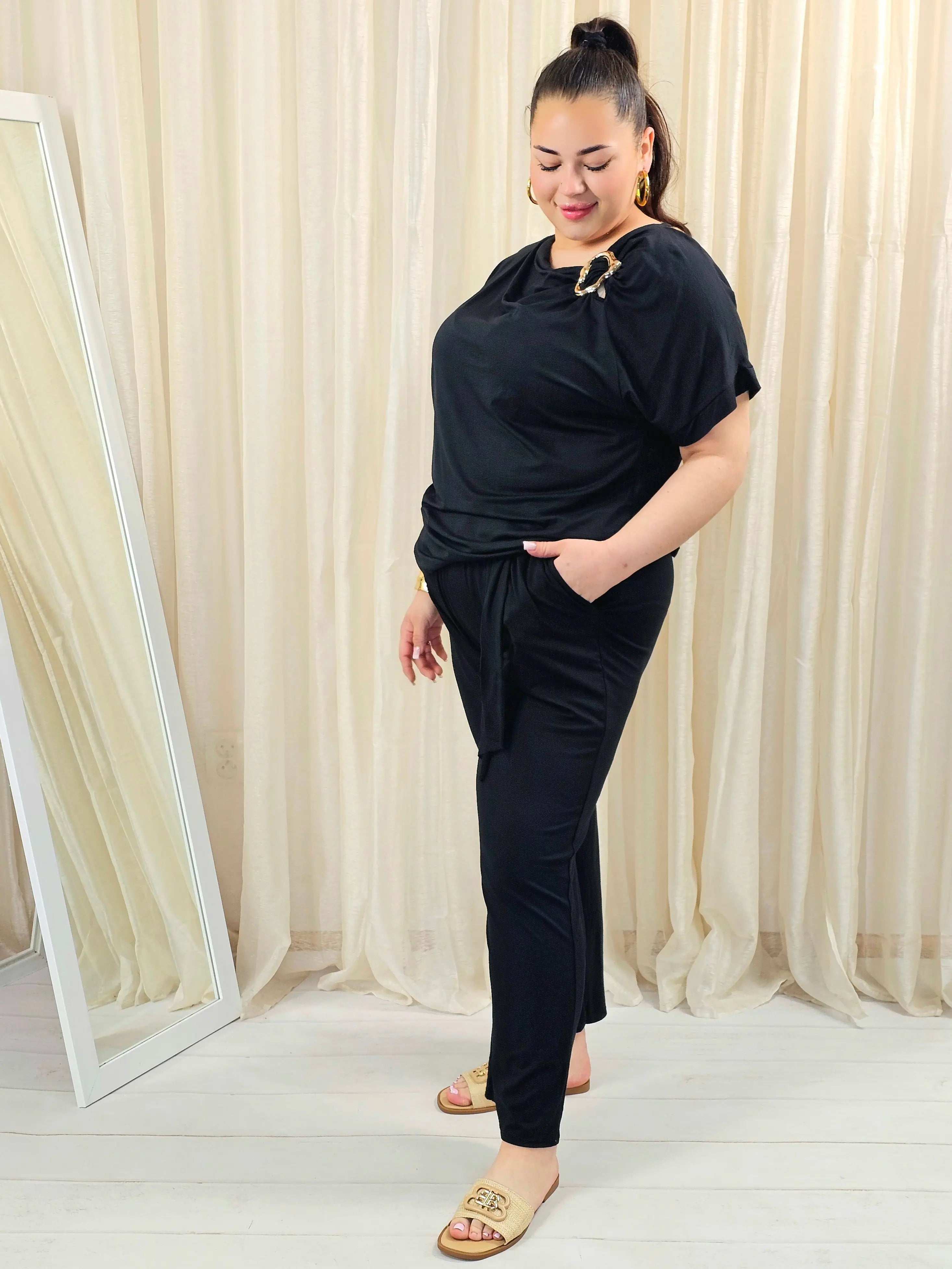 Komplet plus size elegancki – damski komplet XXL z luźną bluzką i spodniami Stylowa XL