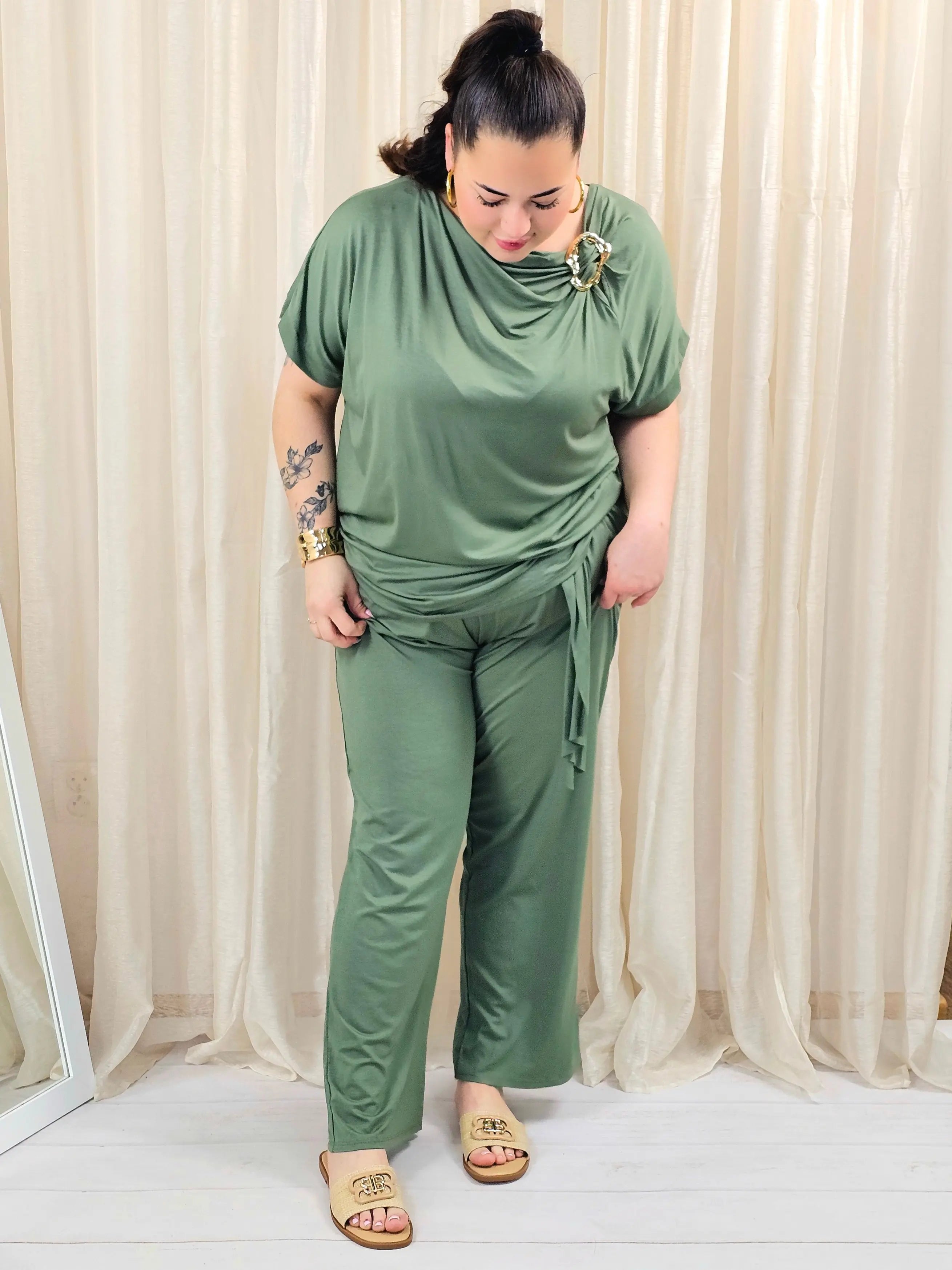 Komplet plus size elegancki – damski komplet XXL z luźną bluzką i spodniami Stylowa XL