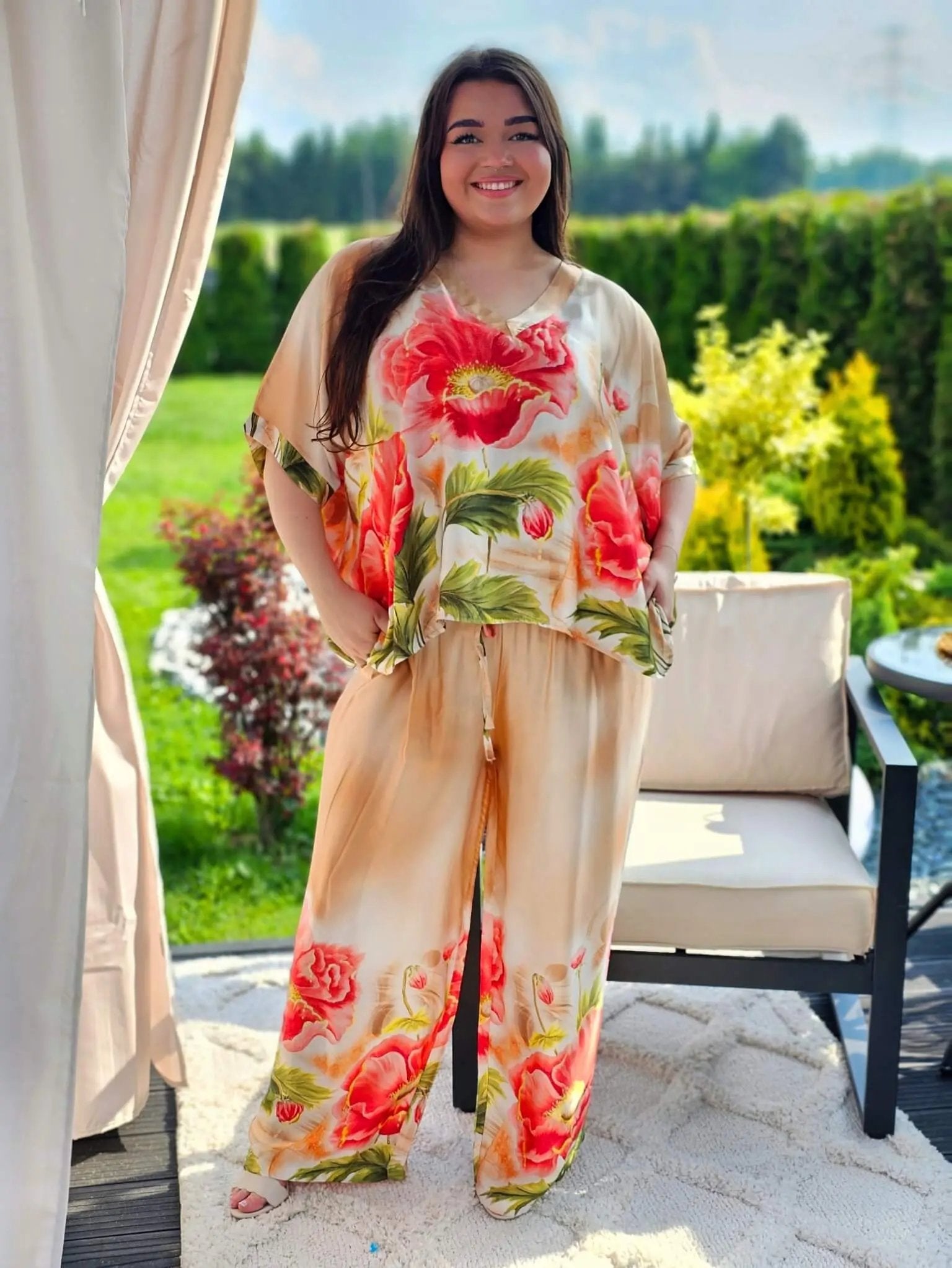 Komplet satynowy z kwiatowym nadrukiem - beż Stylowa XL