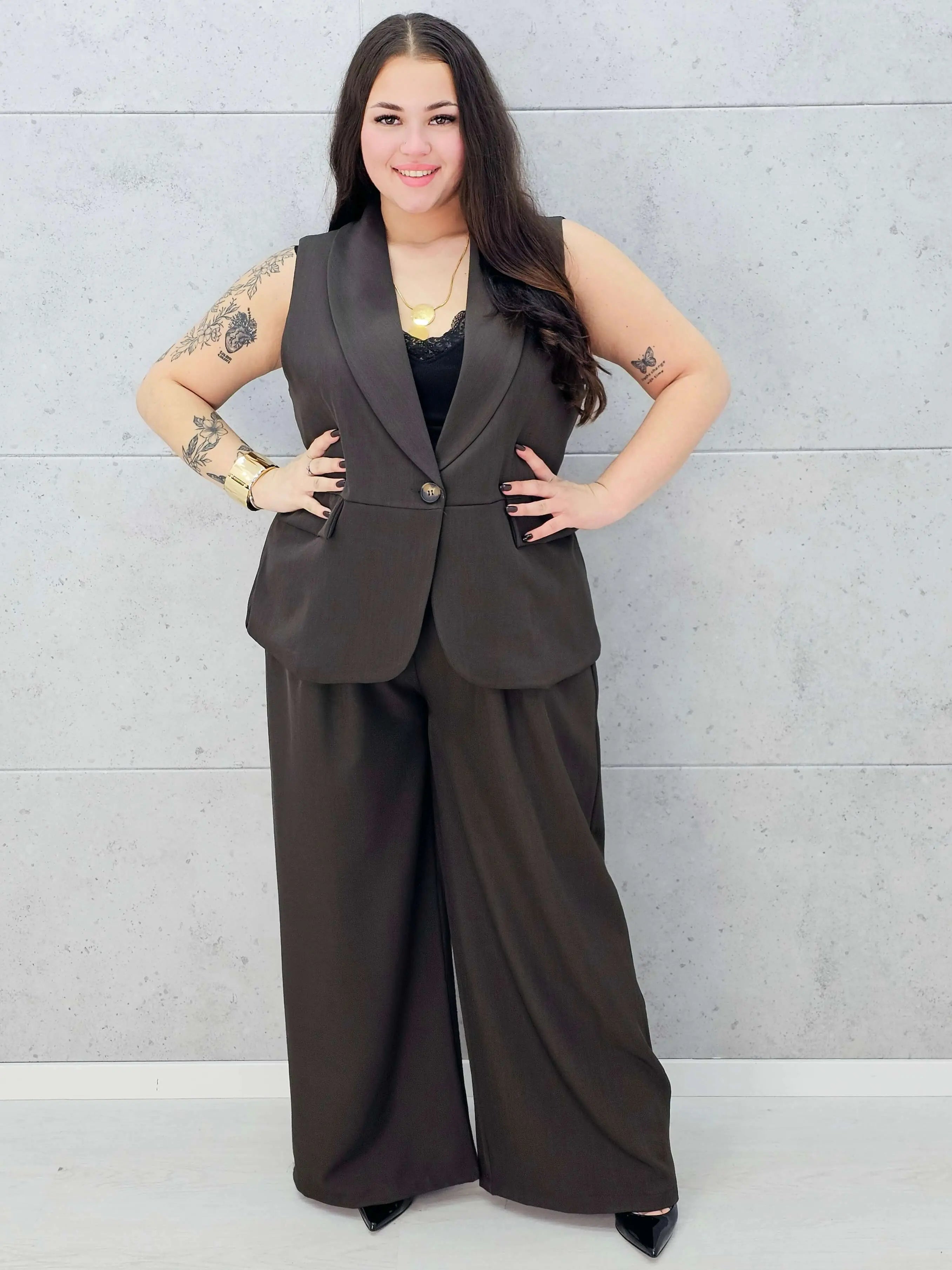 Komplet z kamizelką plus size – elegancka moda XXL na każdą okazję Stylowa XL