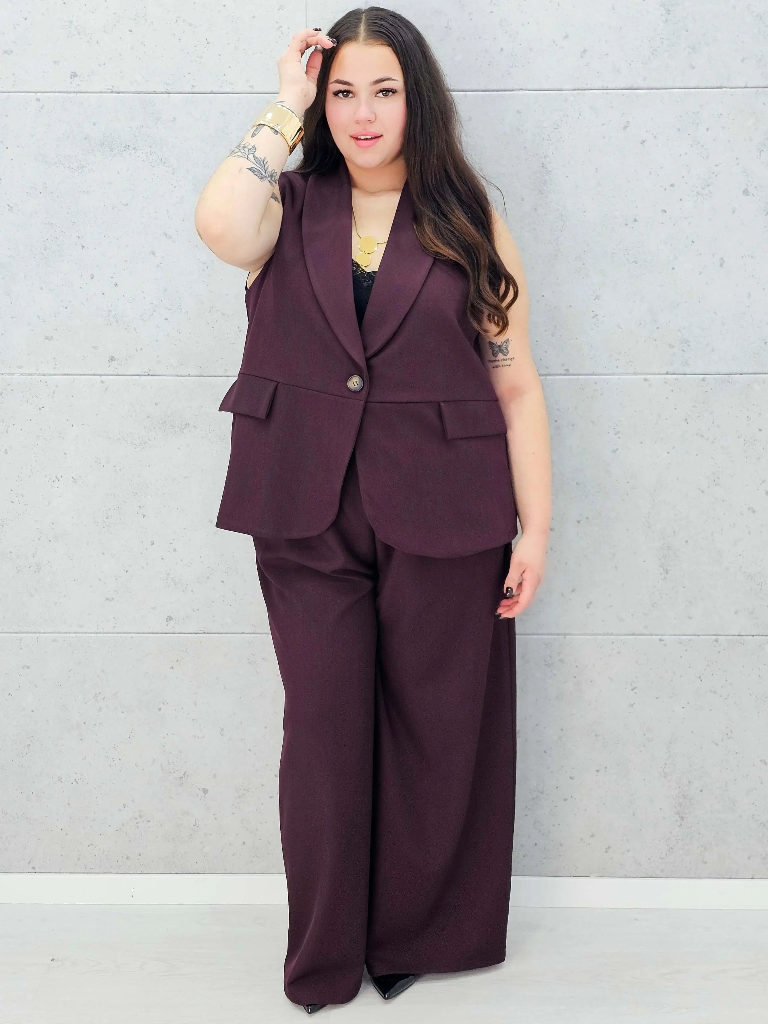 Komplet z kamizelką plus size – elegancka moda XXL na każdą okazję Stylowa XL