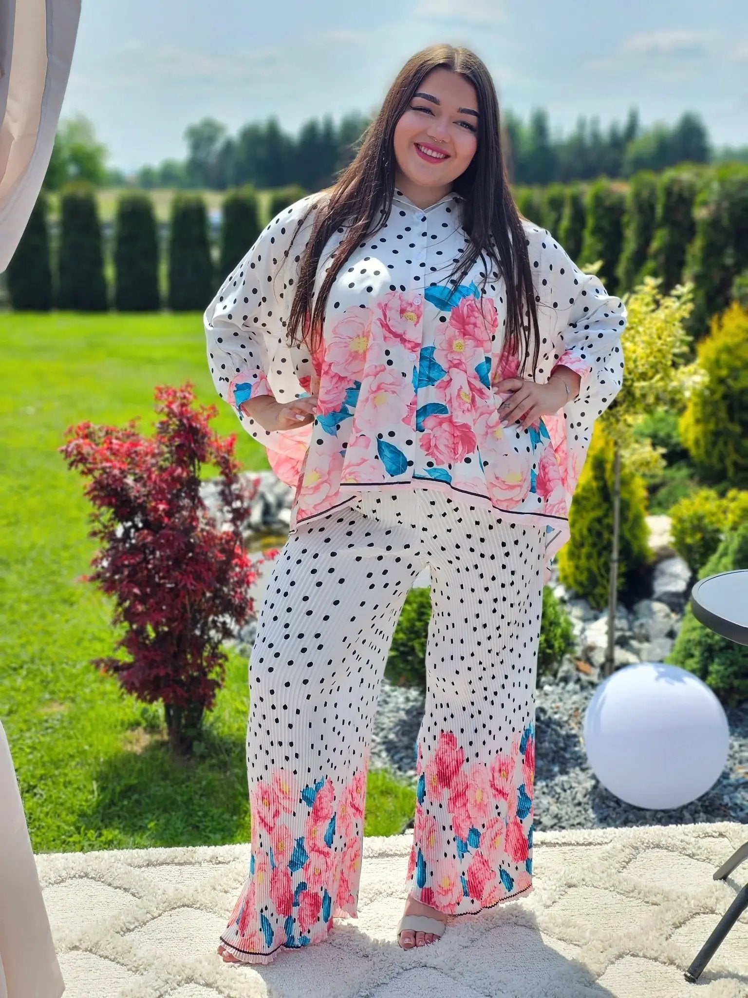 Komplet z plisowanymi spodniami i koszulą - kilka kolorów Stylowa XL