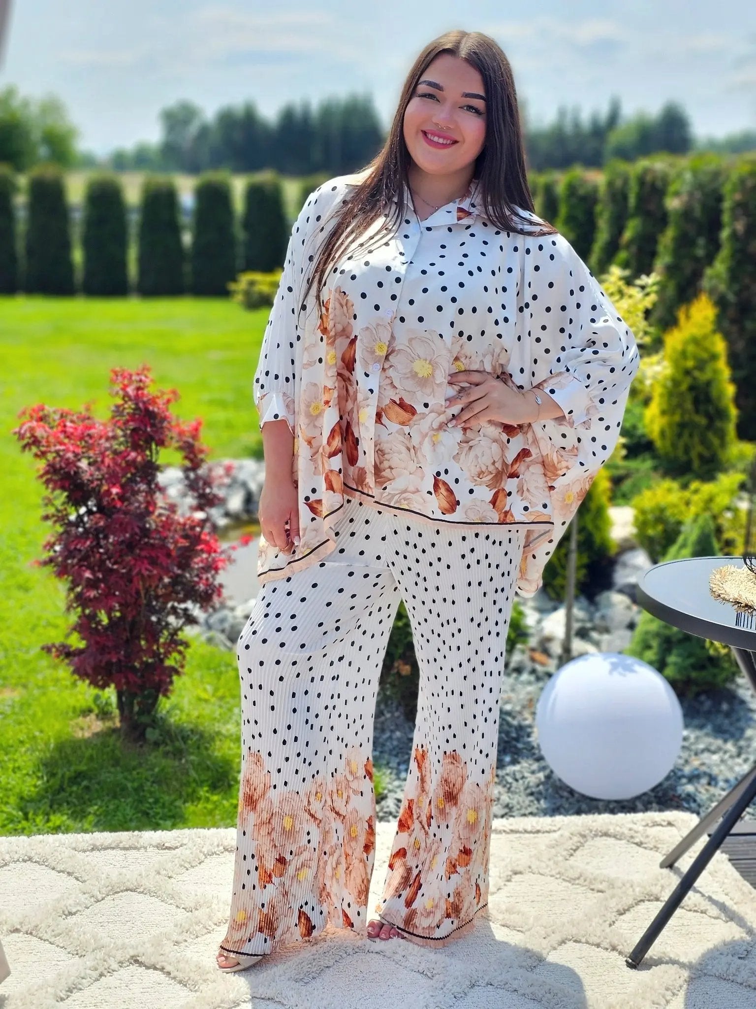 Komplet z plisowanymi spodniami i koszulą - kilka kolorów Stylowa XL